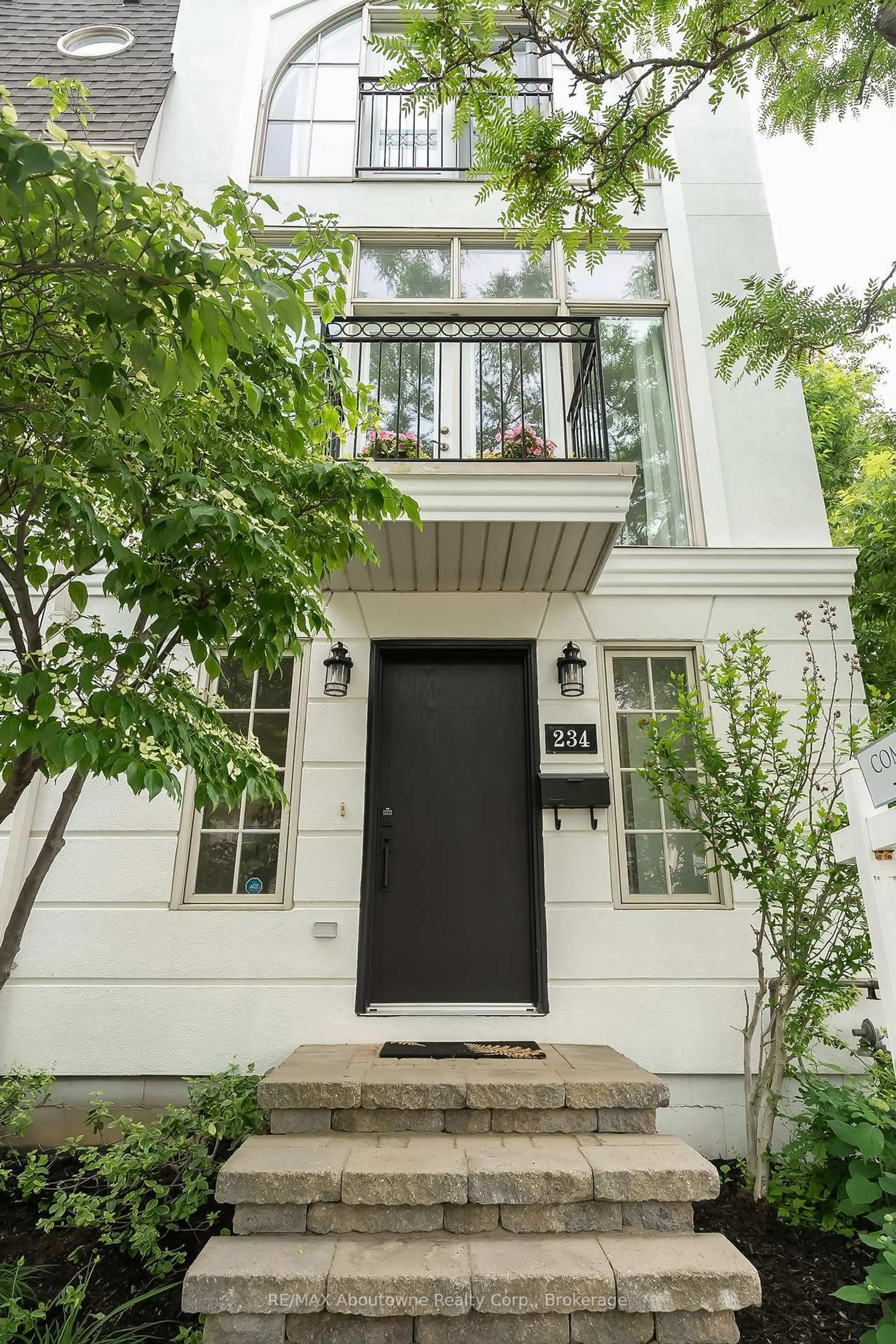 Unknown for 234 Randall St, Oakville Ontario L6J 1P7