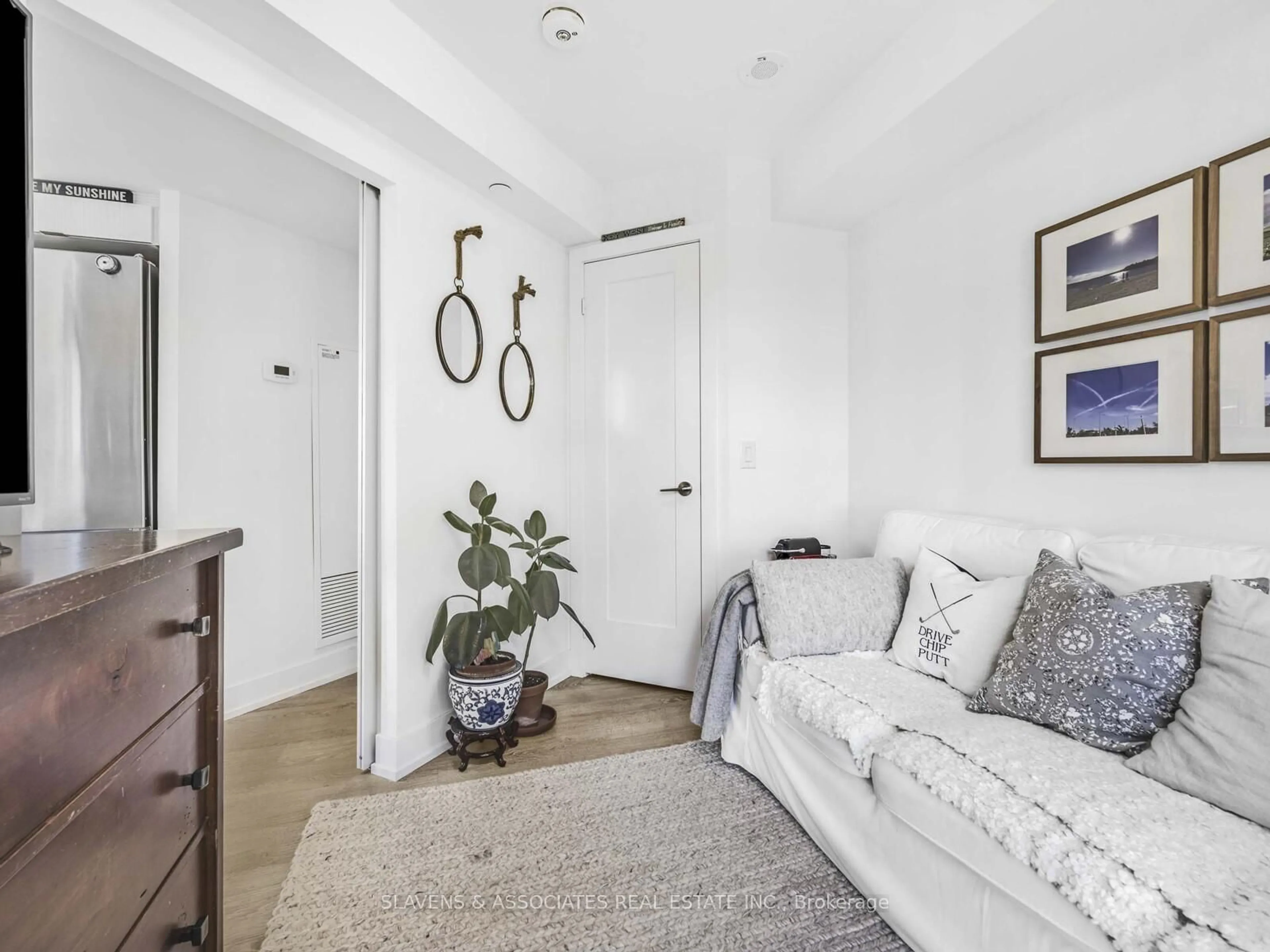 Indoor entryway for 5 Mabelle Ave #2633, Toronto Ontario M9A 0E1