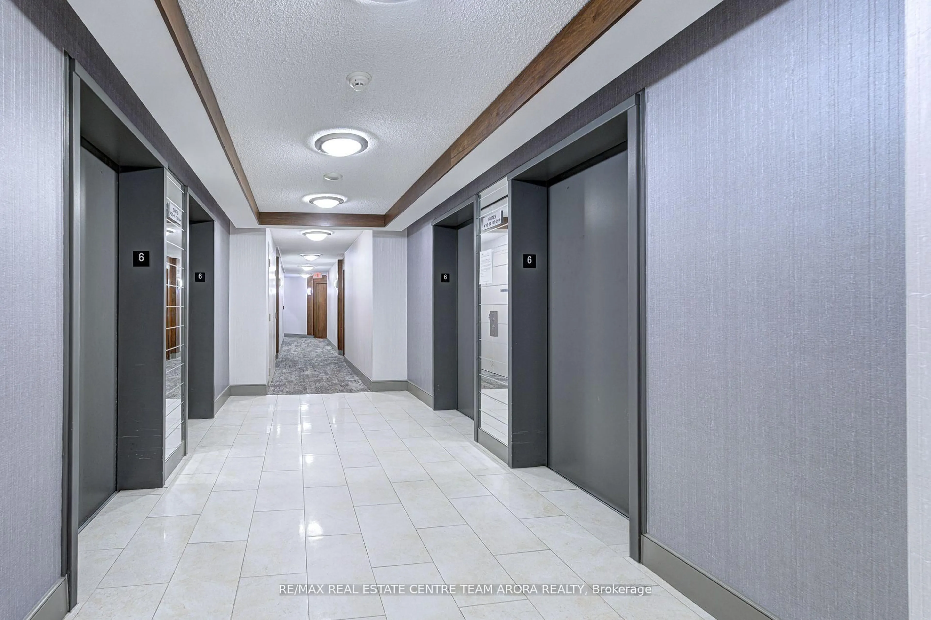 Indoor foyer for 310 Burnhamthorpe Rd #604, Mississauga Ontario L5B 4P9