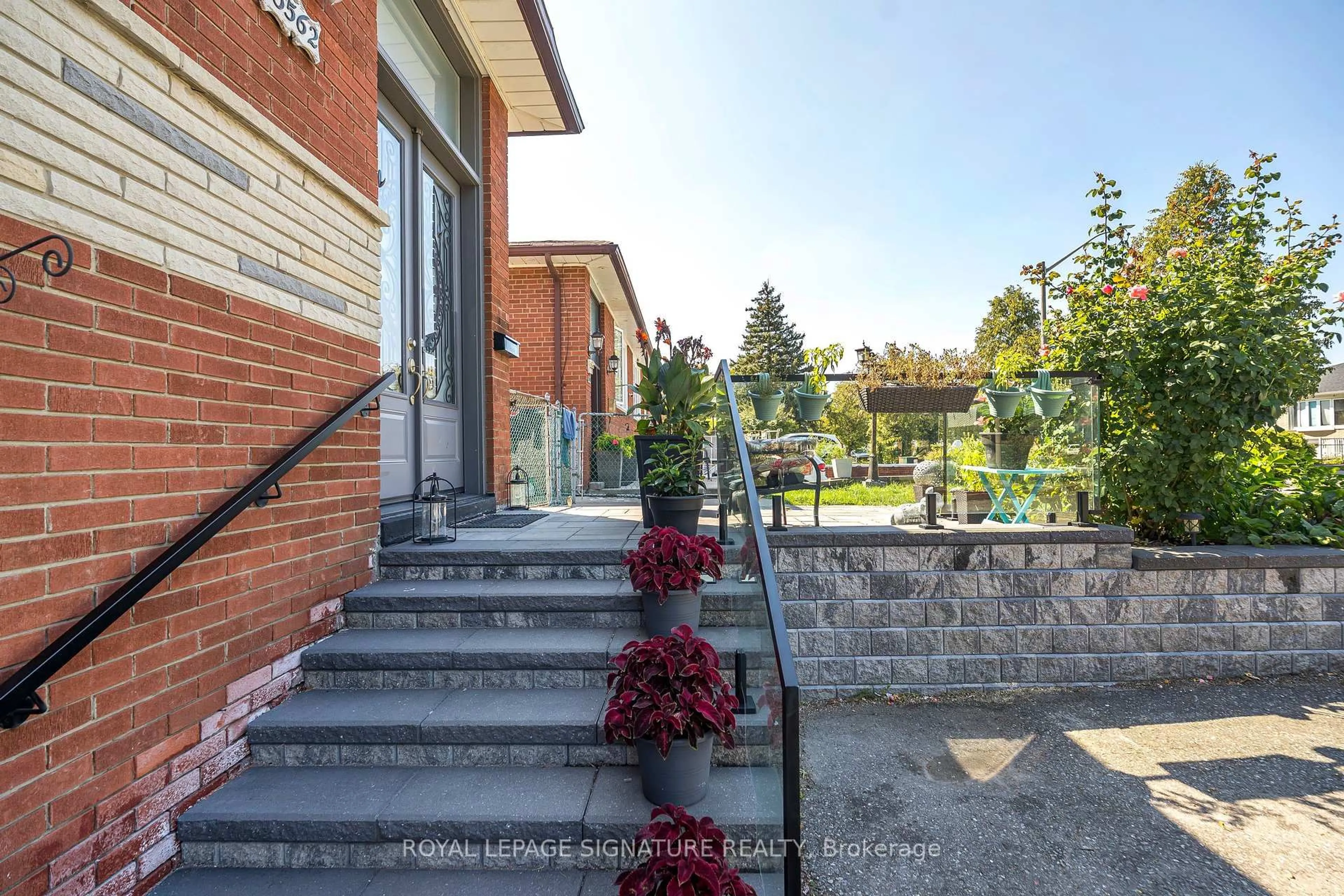 Unknown for 3562 Laddie Cres, Mississauga Ontario L4T 1N1