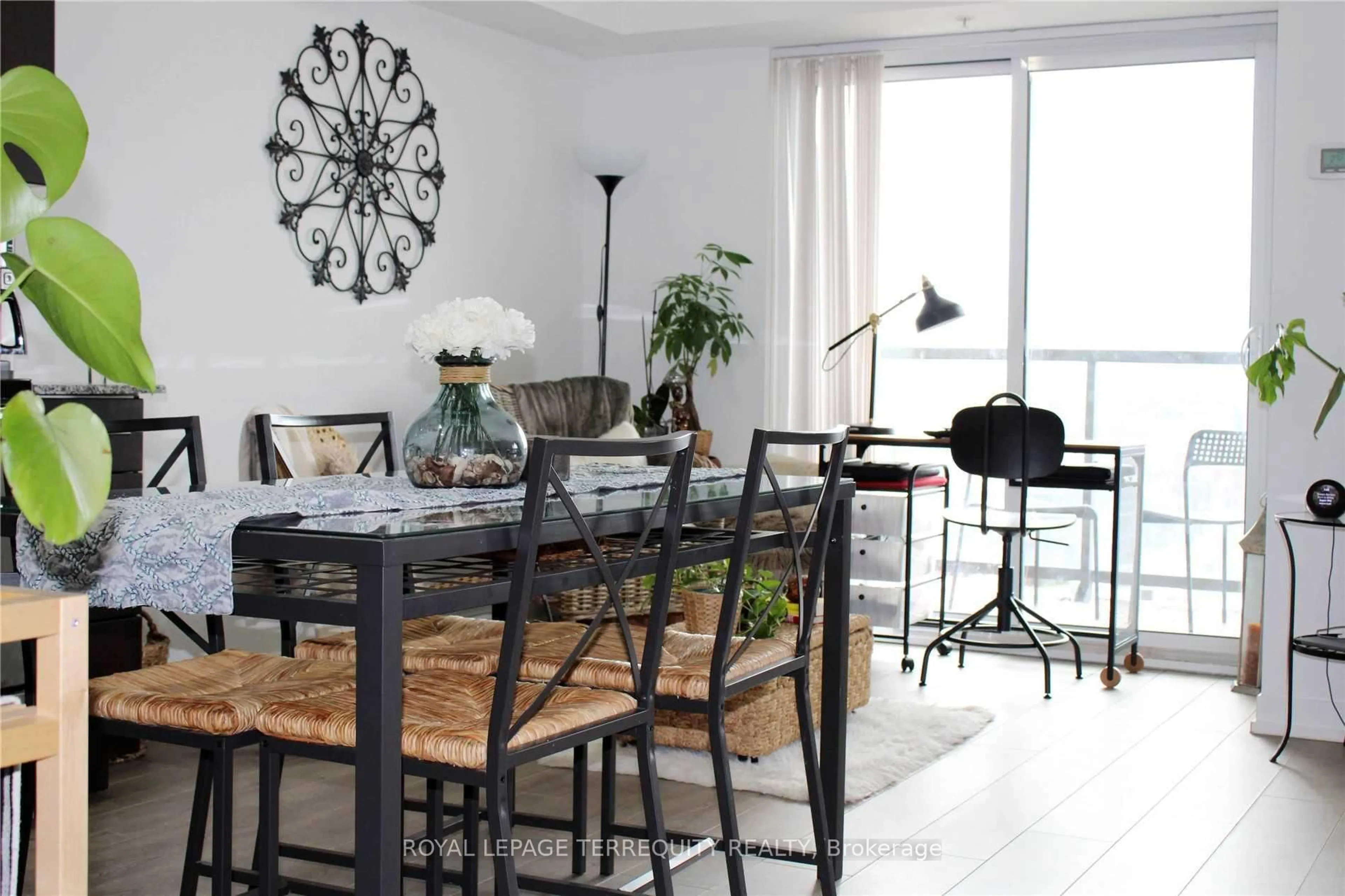 Dining room, unknown for 1420 Dupont St #808, Toronto Ontario M6H 0C2