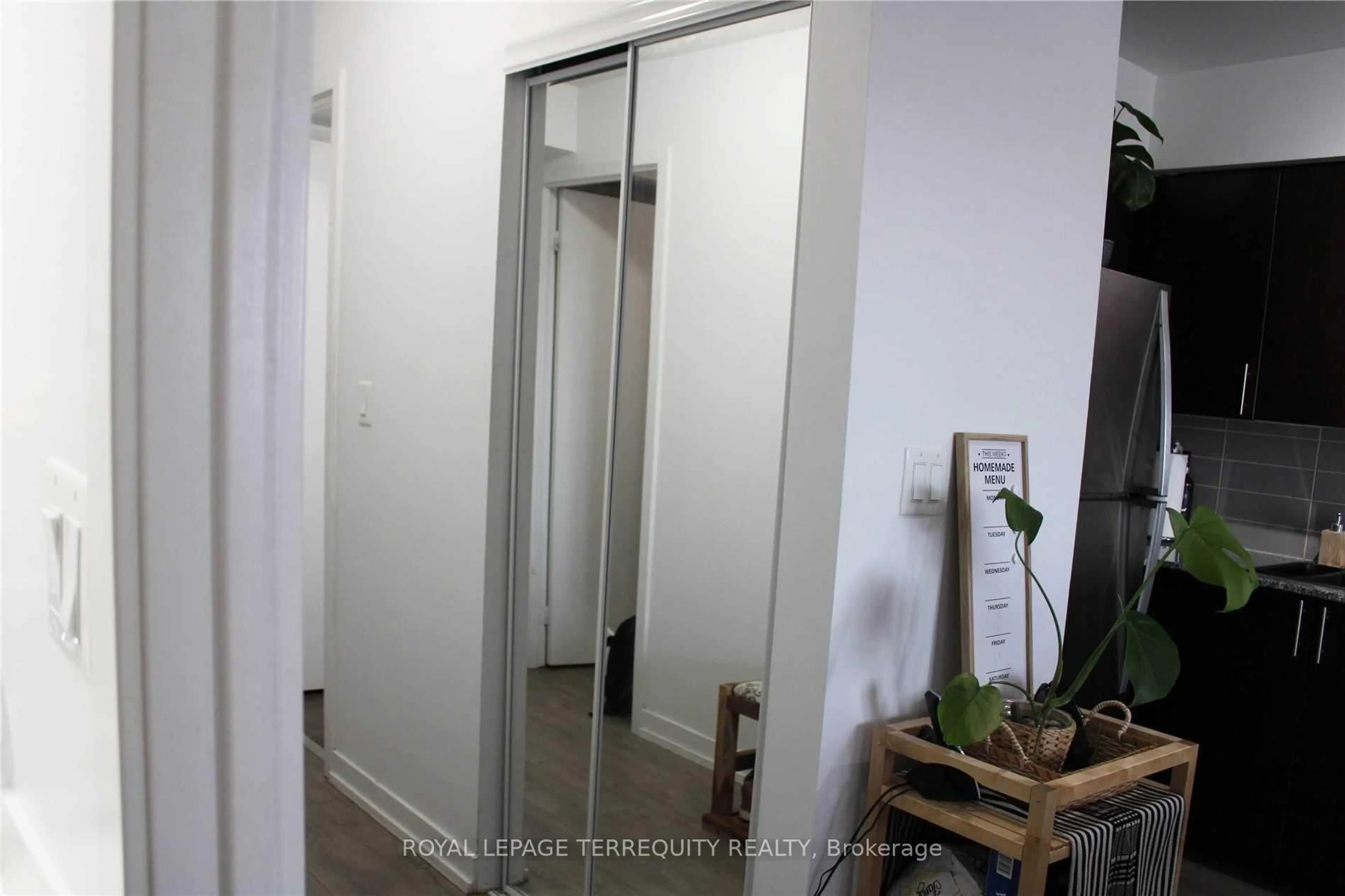 A pic of a room for 1420 Dupont St #808, Toronto Ontario M6H 0C2