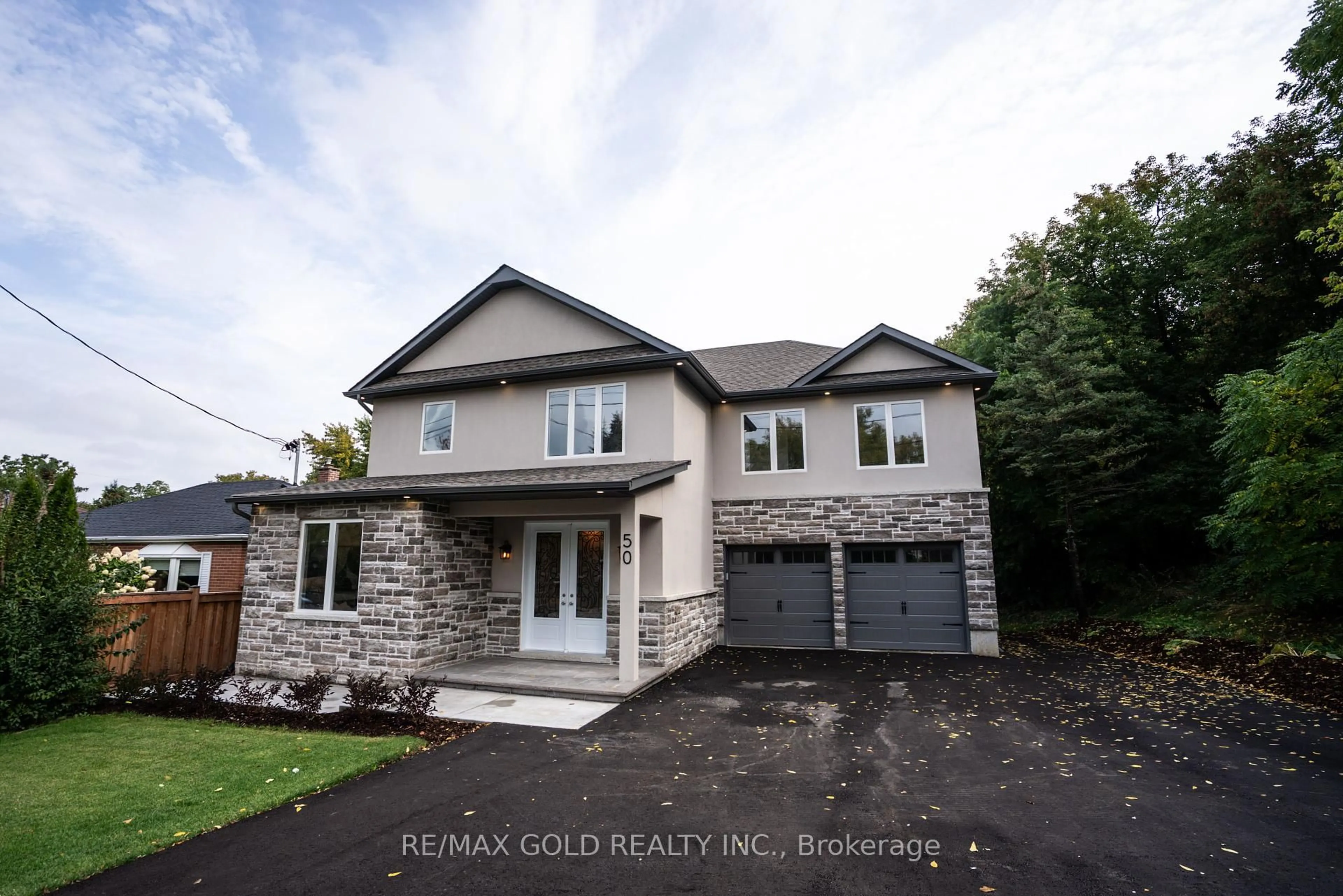 Home with brick exterior material, street for 50 Willow St, Caledon Ontario L7E 1C4