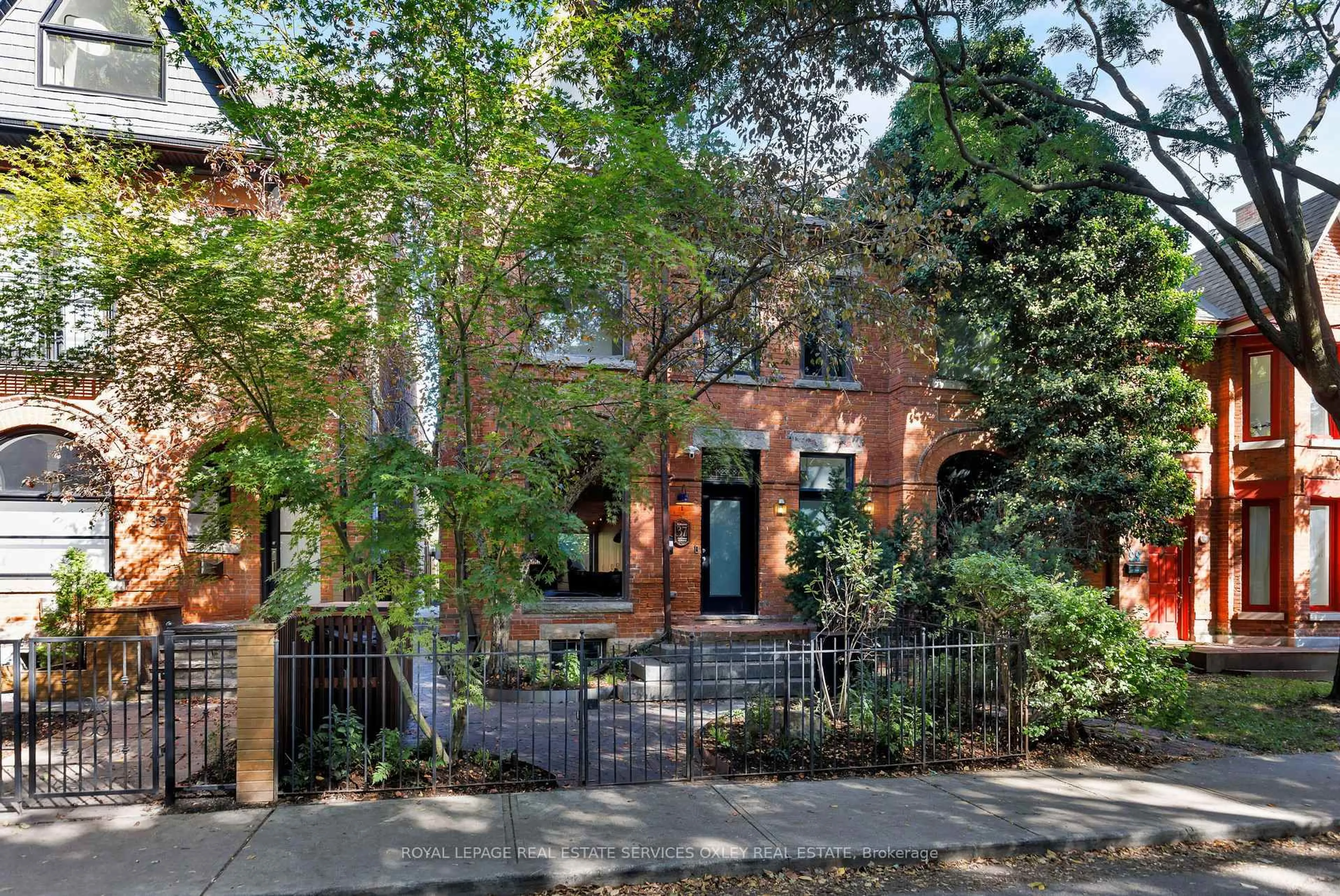 Home with brick exterior material, street for 37 Gwynne Ave, Toronto Ontario M6K 2C2