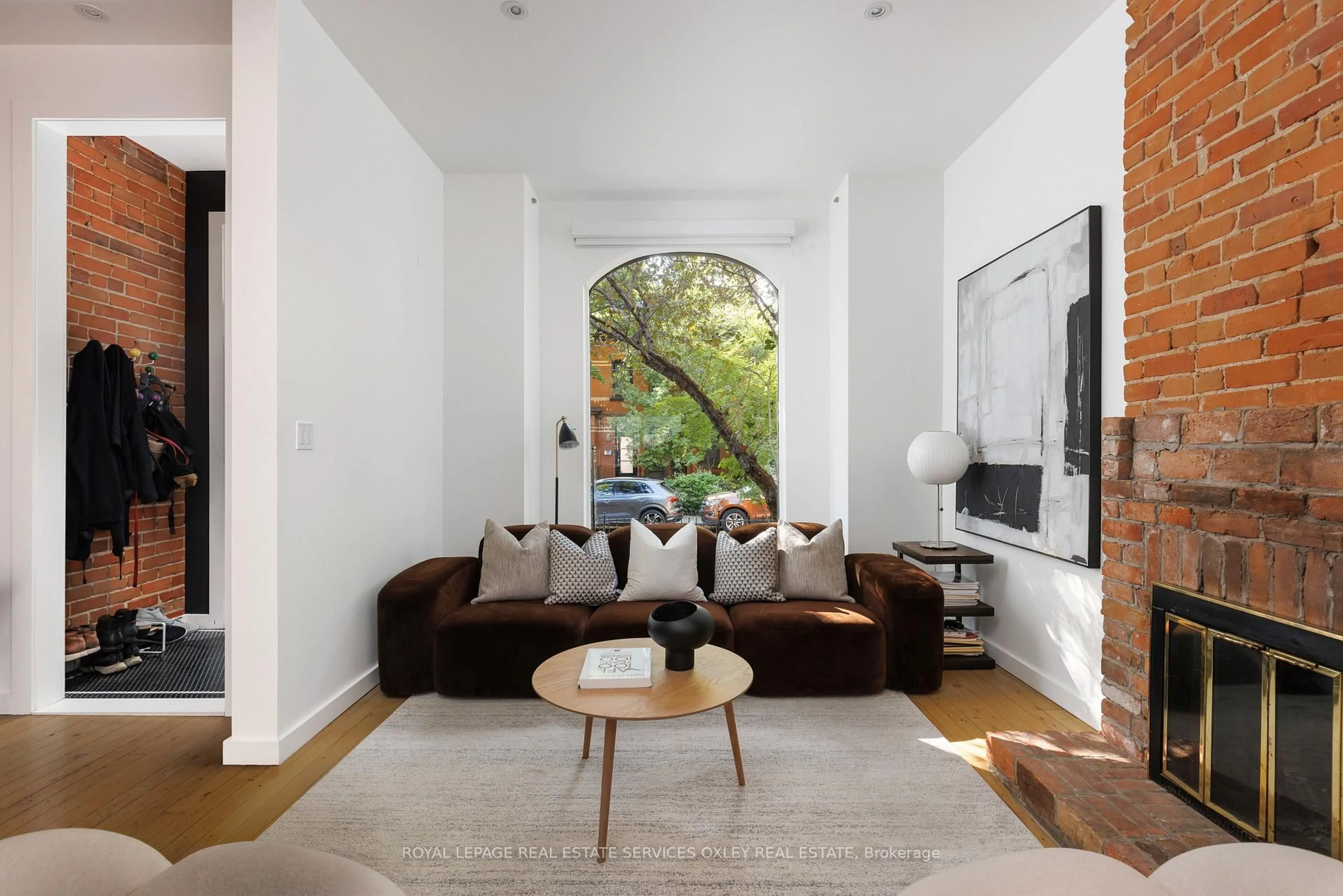 Living room with furniture, unknown for 37 Gwynne Ave, Toronto Ontario M6K 2C2