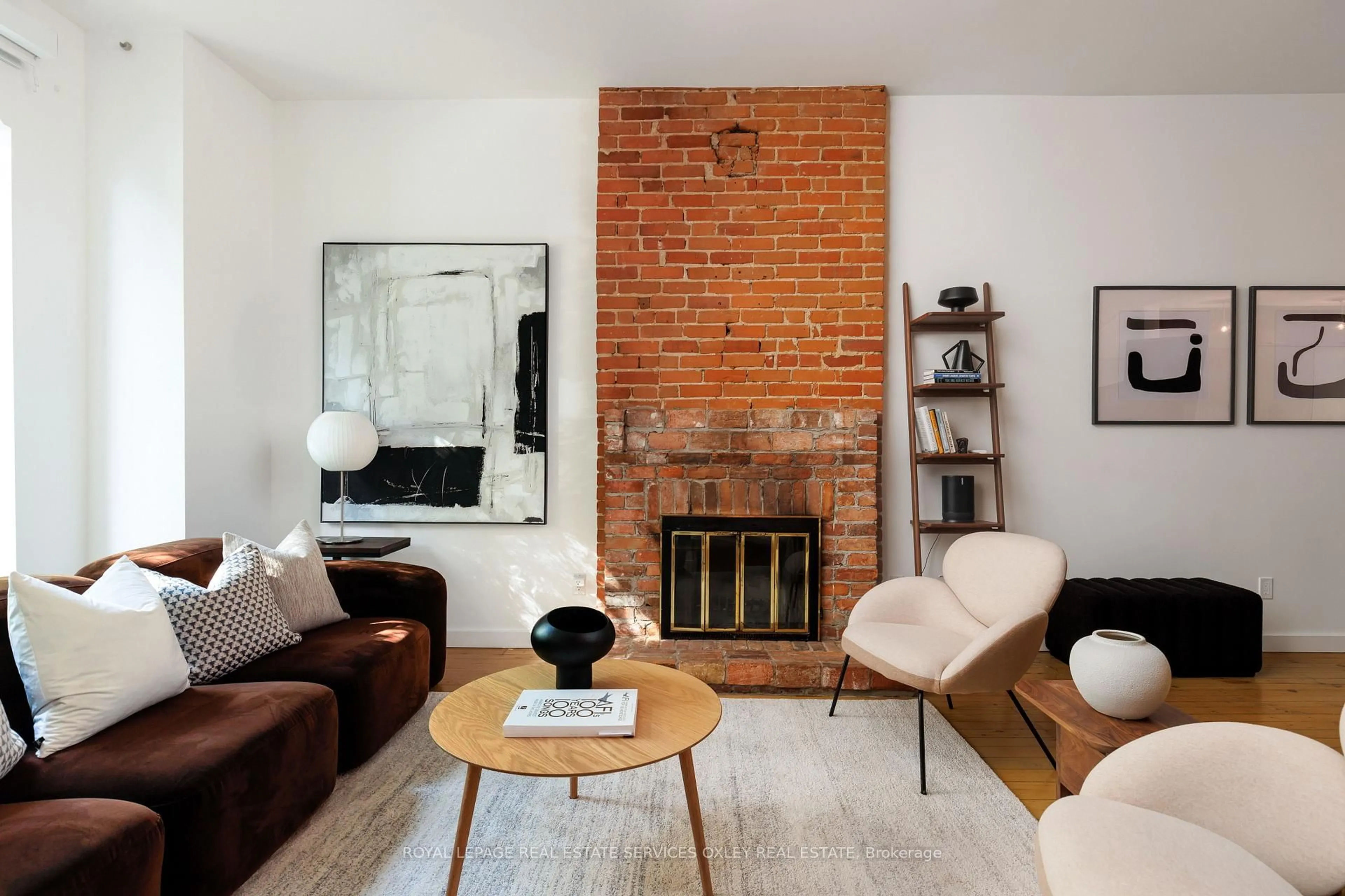 Living room with furniture, unknown for 37 Gwynne Ave, Toronto Ontario M6K 2C2