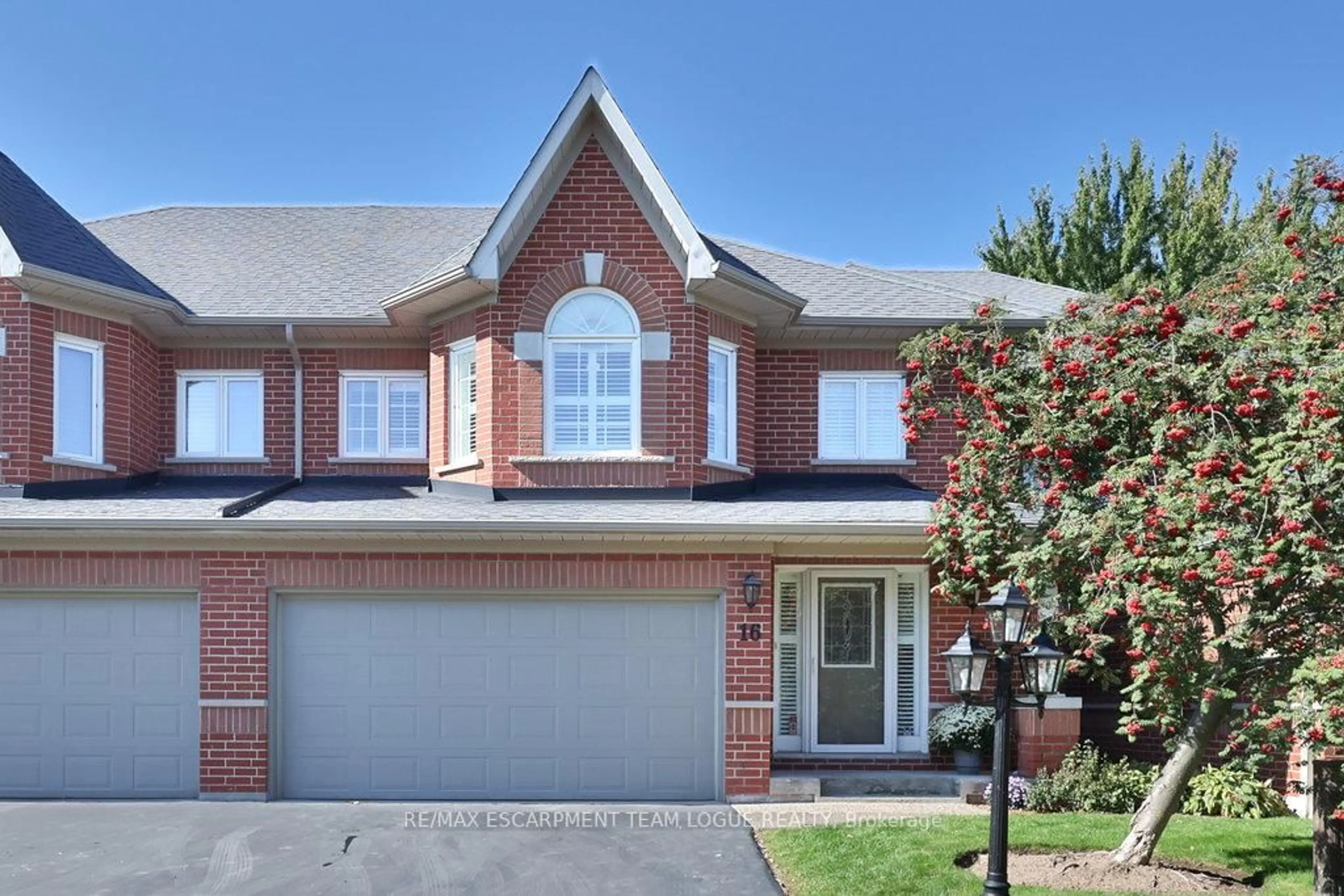 Home with brick exterior material, street for 2165 Country Club Dr #16, Burlington Ontario L7M 4H4