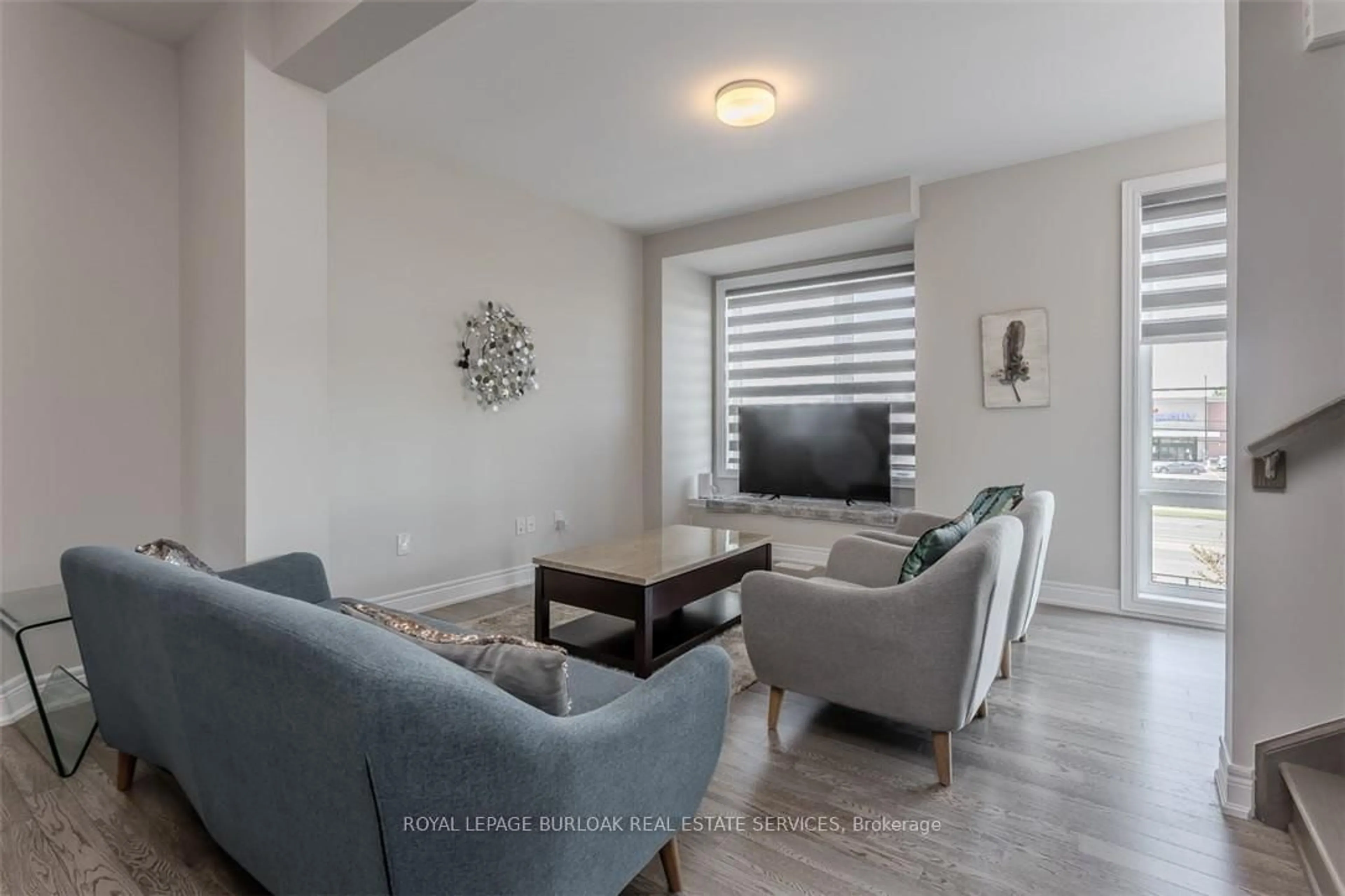 Living room with furniture, unknown for 2273 Turnberry Rd #52, Burlington Ontario L7M 2B2