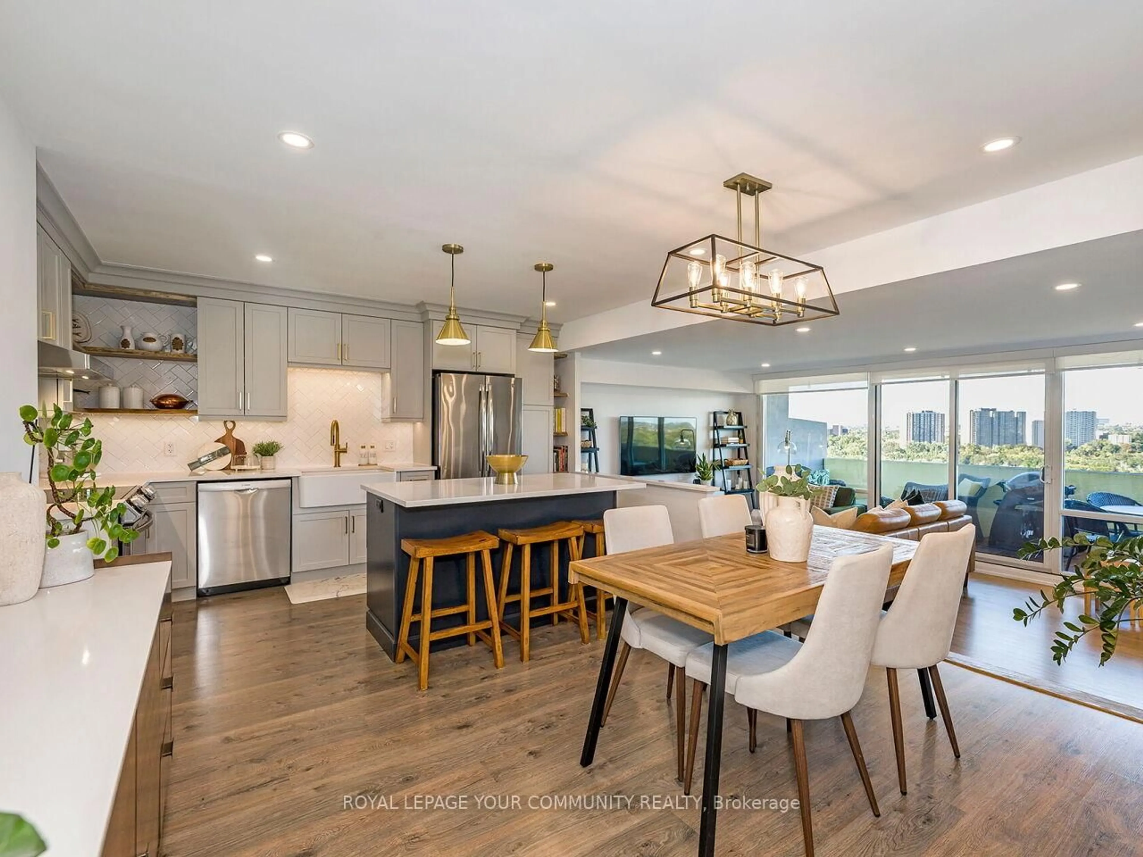 Open concept kitchen, unknown for 270 Scarlett Rd #2012, Toronto Ontario M6N 4X7