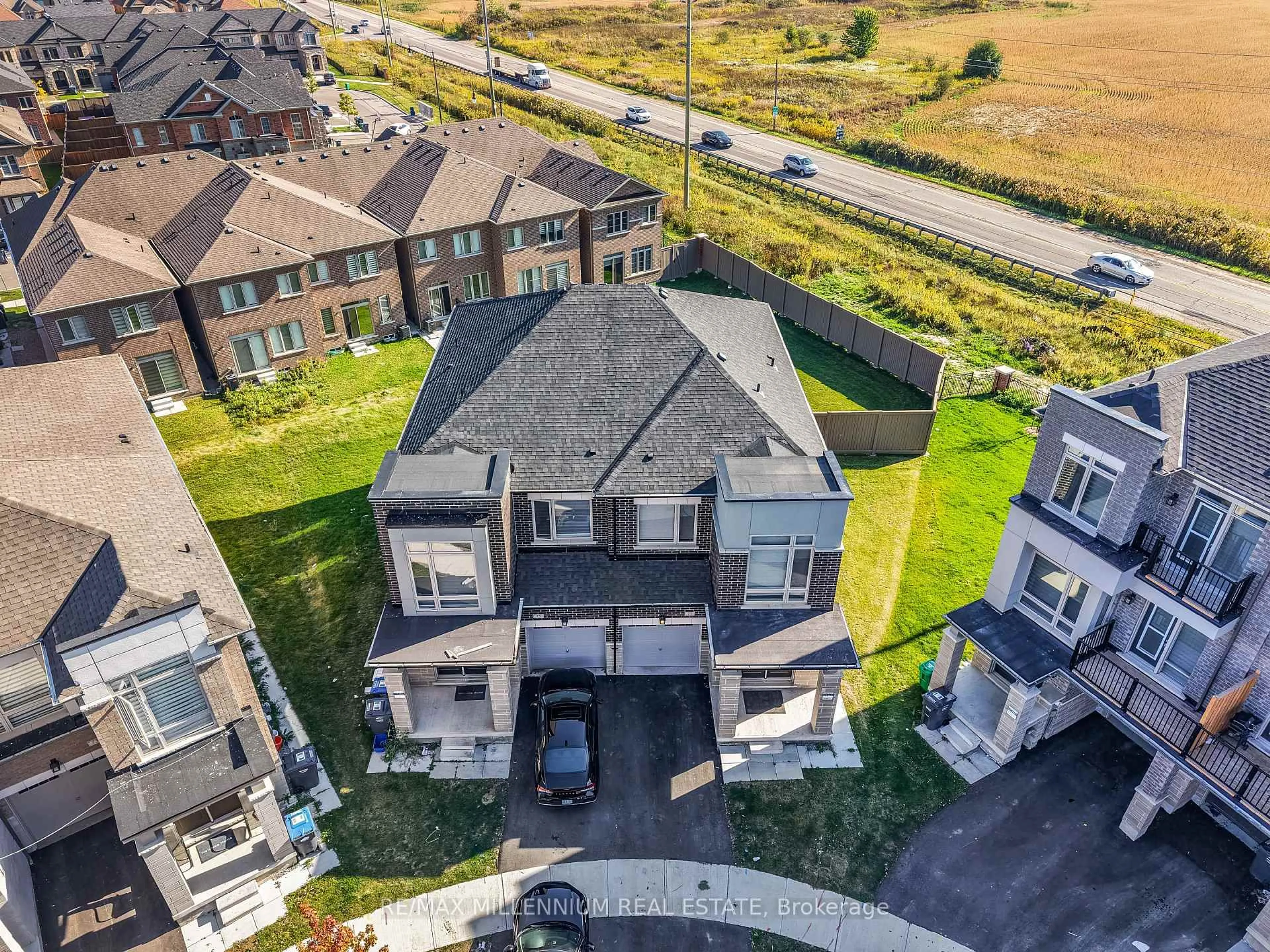 A pic from outside/outdoor area/front of a property/back of a property/a pic from drone, street for 77 Donald Ficht Cres, Brampton Ontario L7A 5H6