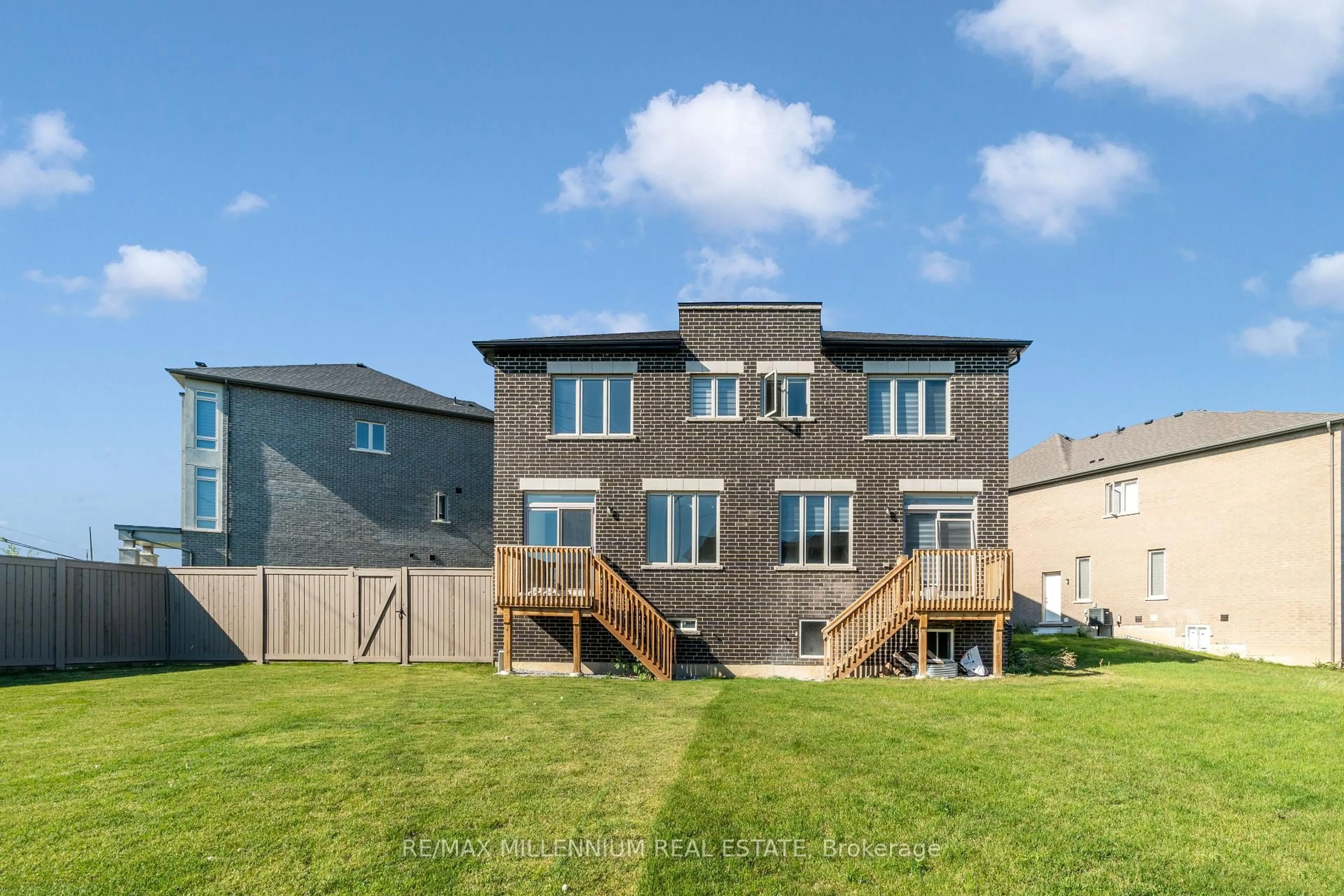 Unknown for 77 Donald Ficht Cres, Brampton Ontario L7A 5H6