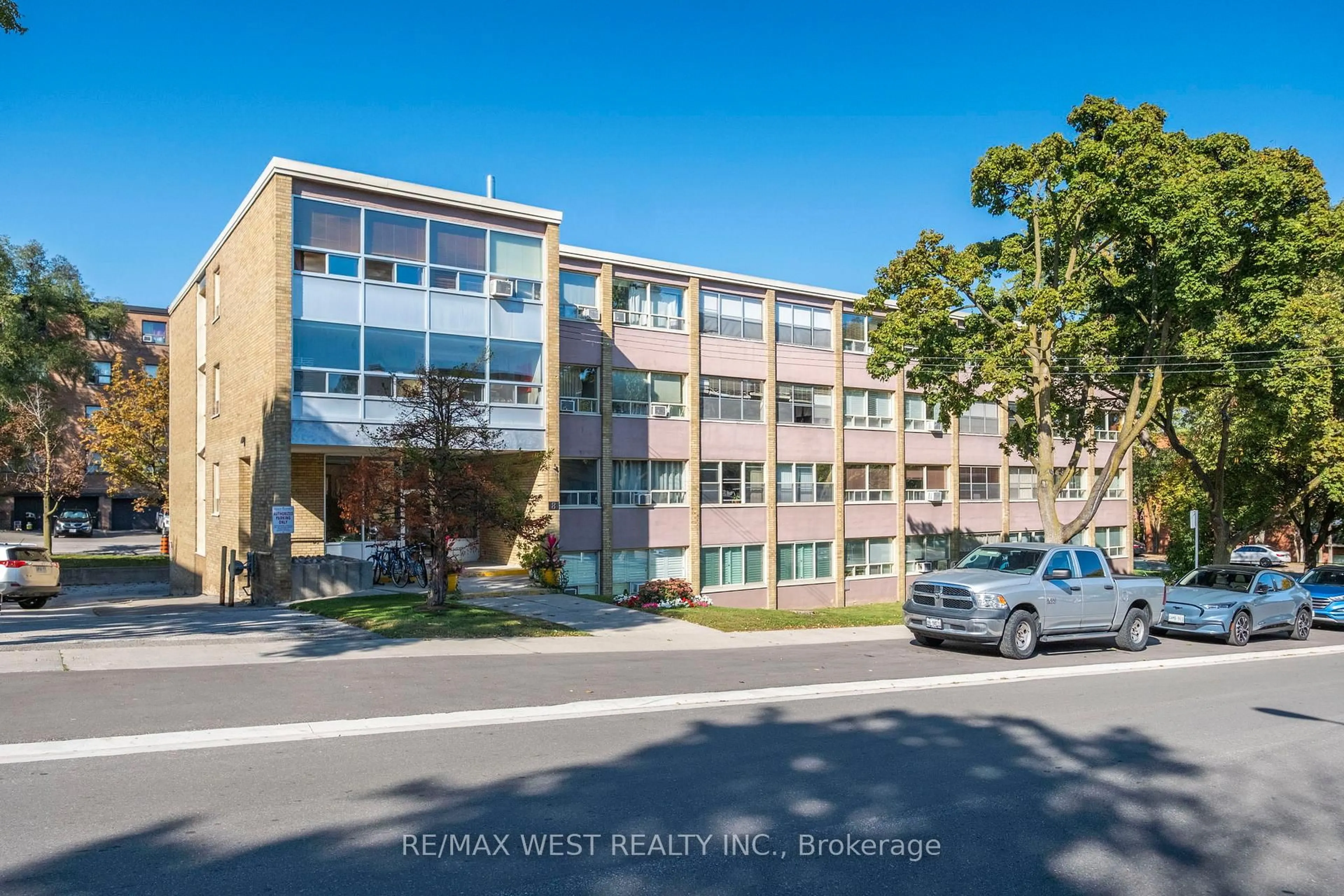 A pic from outside/outdoor area/front of a property/back of a property/a pic from drone, street for 8 Kinsdale Blvd #35, Toronto Ontario M8Y 1T9