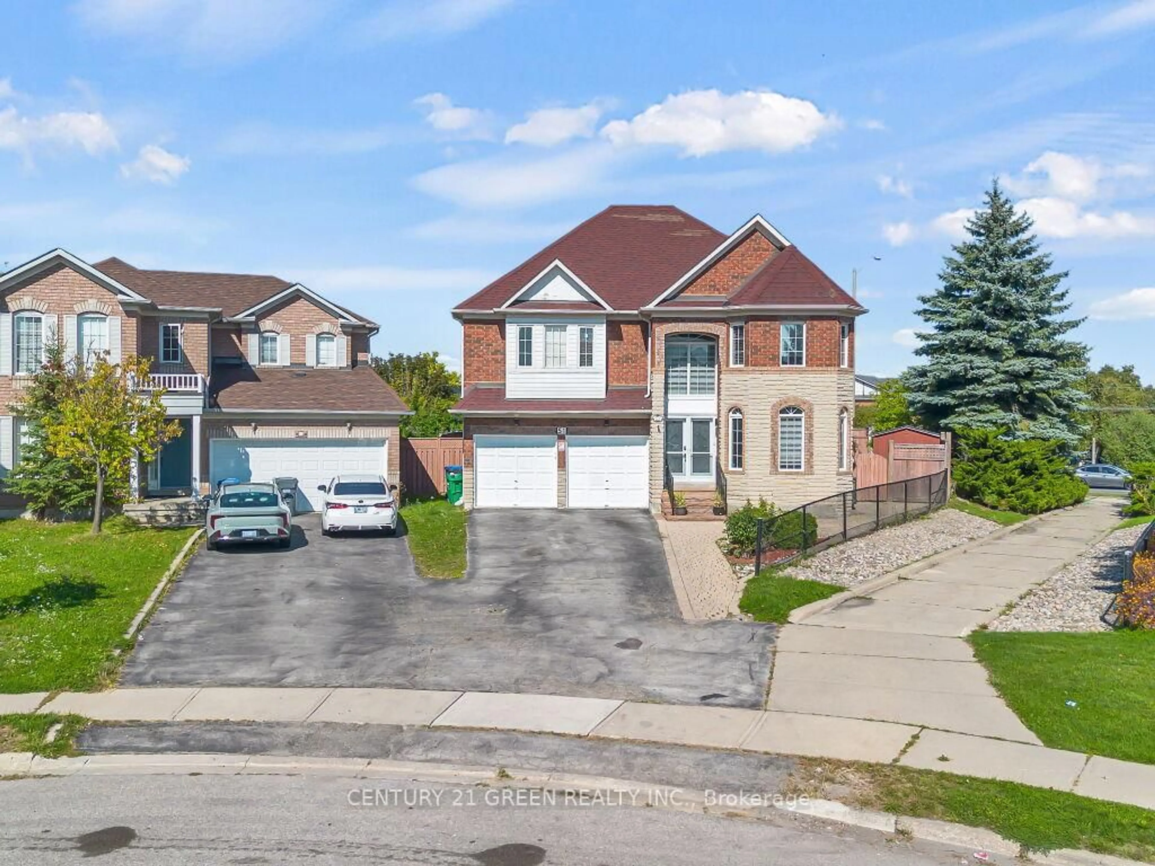 A pic from outside/outdoor area/front of a property/back of a property/a pic from drone, street for 51 Jack Rabbit Cres, Brampton Ontario L6R 2E4