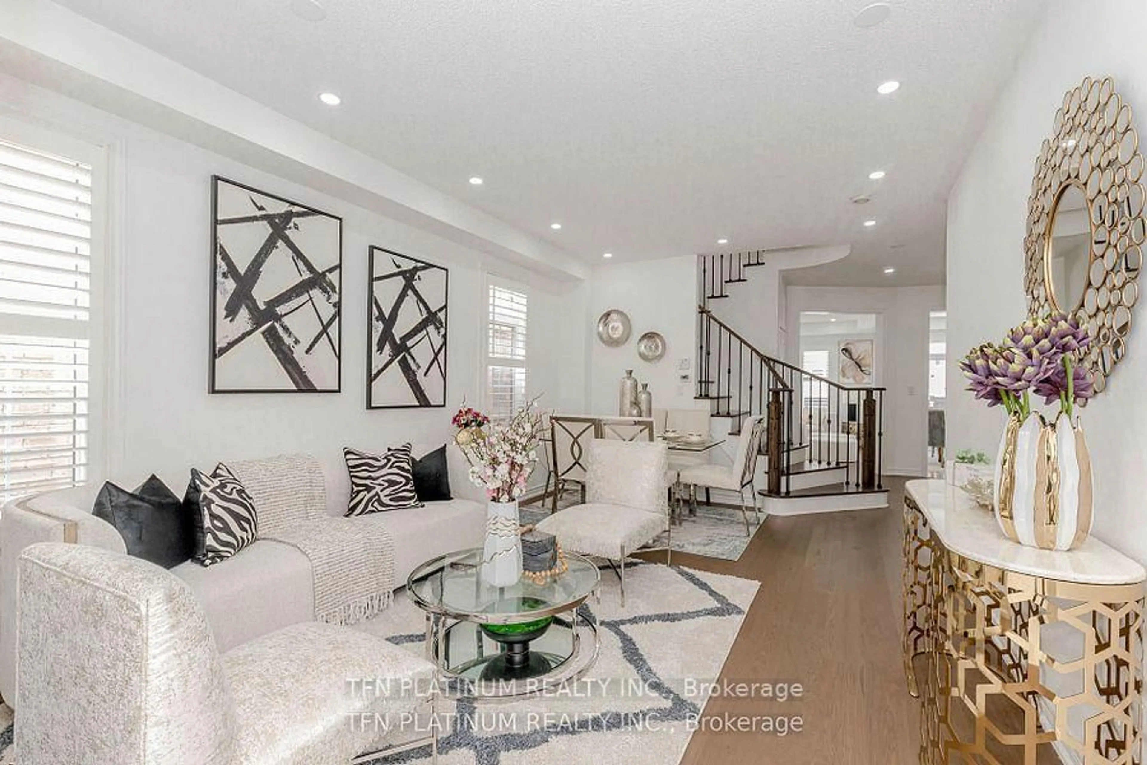 Living room with furniture, unknown for 46 Levendale Crt, Brampton Ontario L6P 0K4