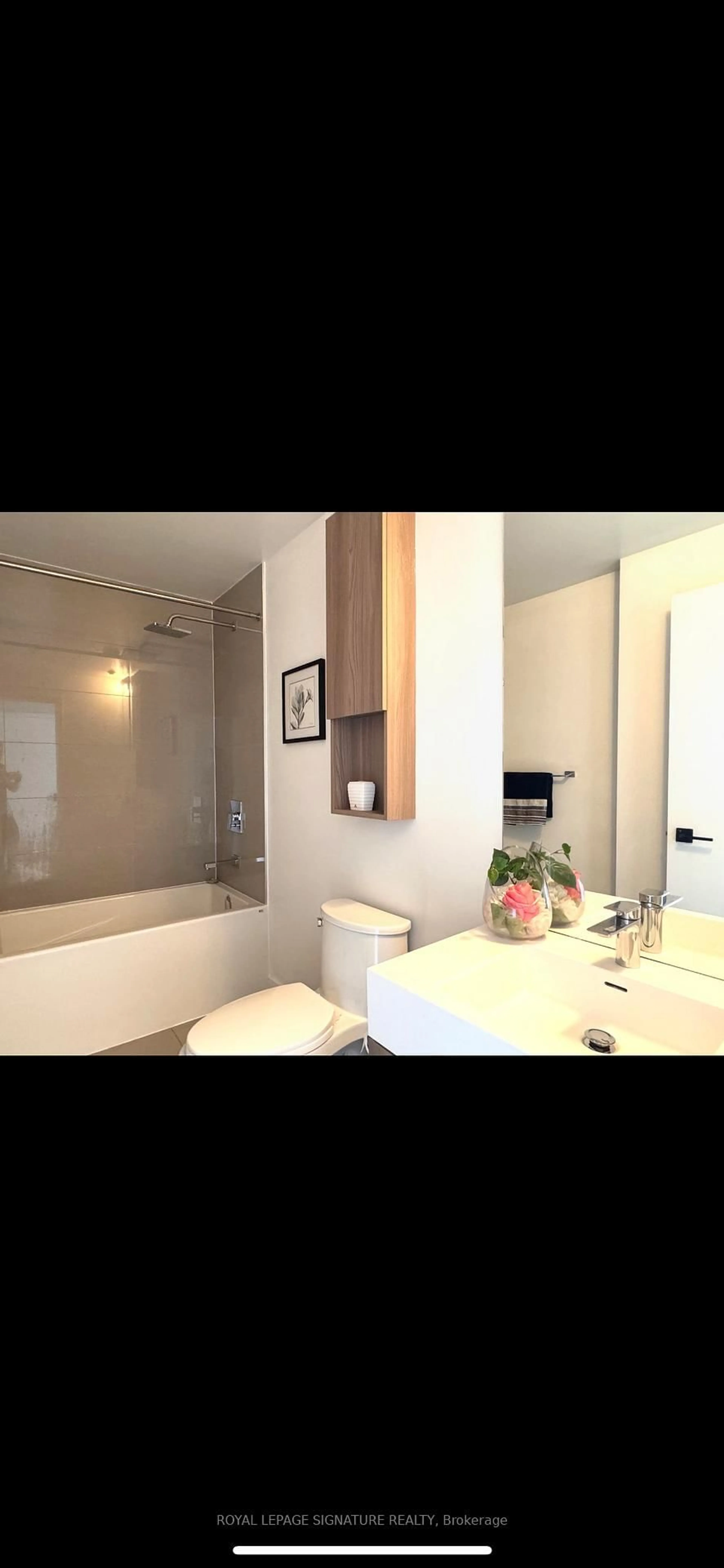 Contemporary bathroom, ceramic/tile floor for 75 Thirty Second St, Toronto Ontario M8W 3G5