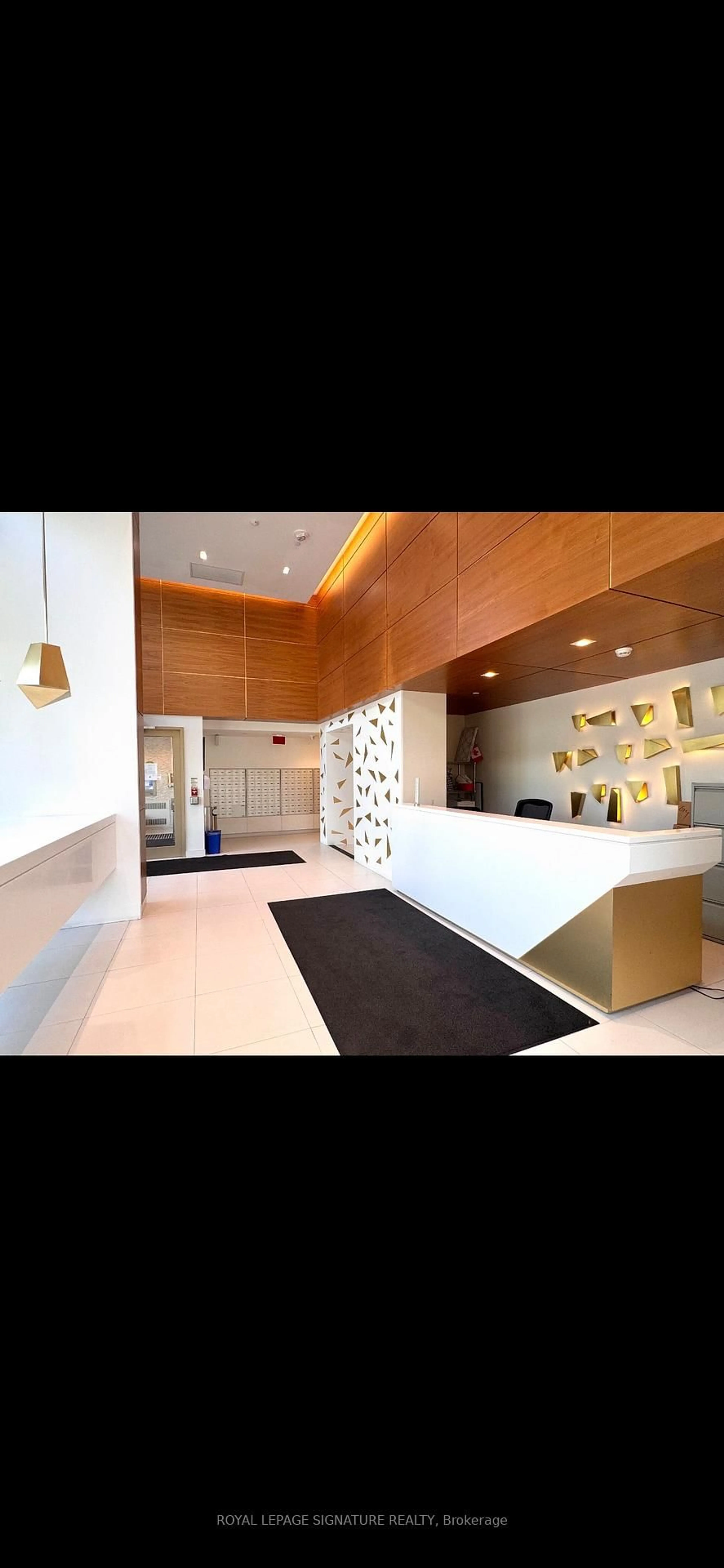Lobby for 75 Thirty Second St, Toronto Ontario M8W 3G5