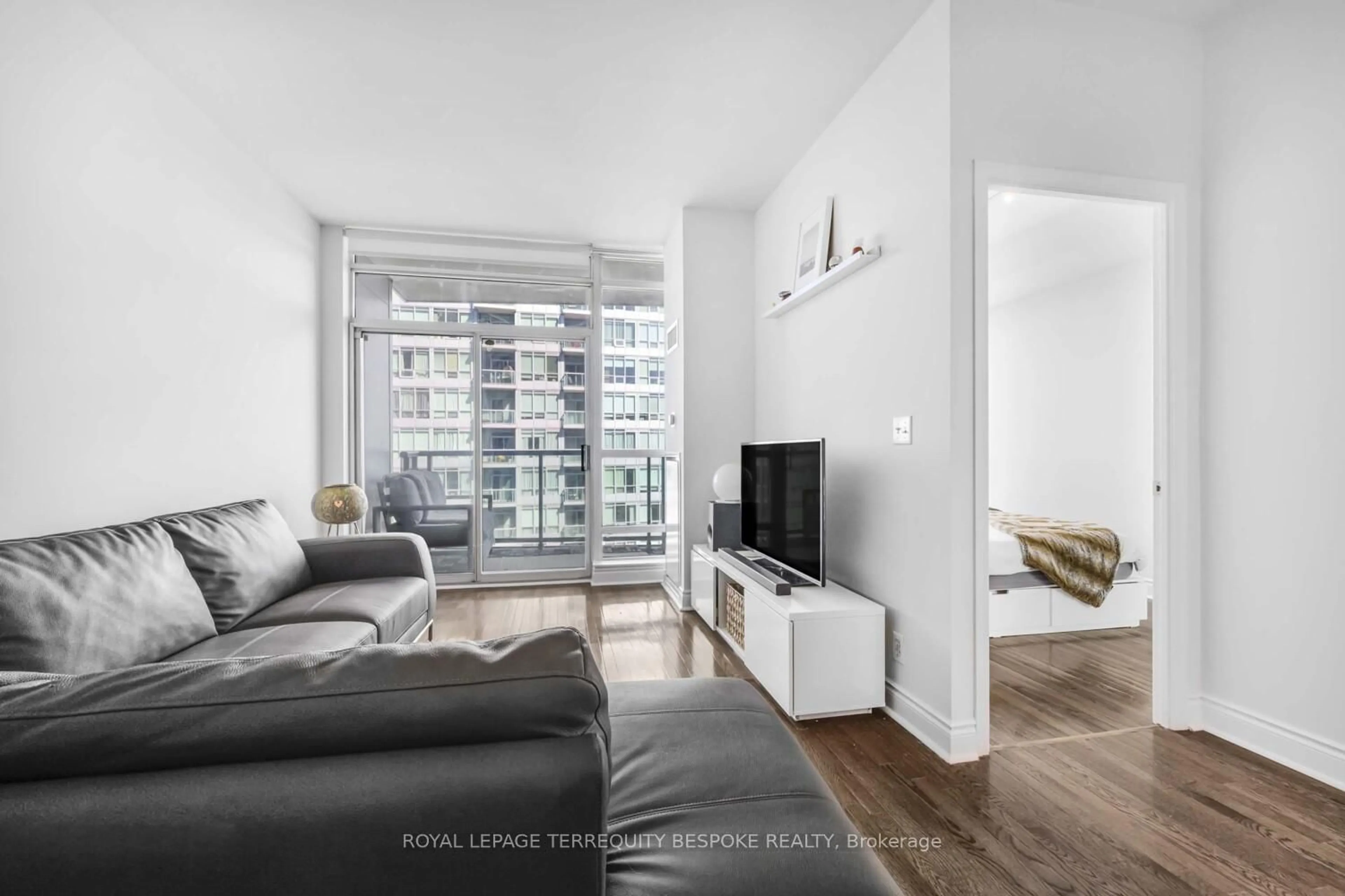 Living room with furniture, unknown for 1910 Lake Shore Blvd Blvd #906, Toronto Ontario M6S 1A2
