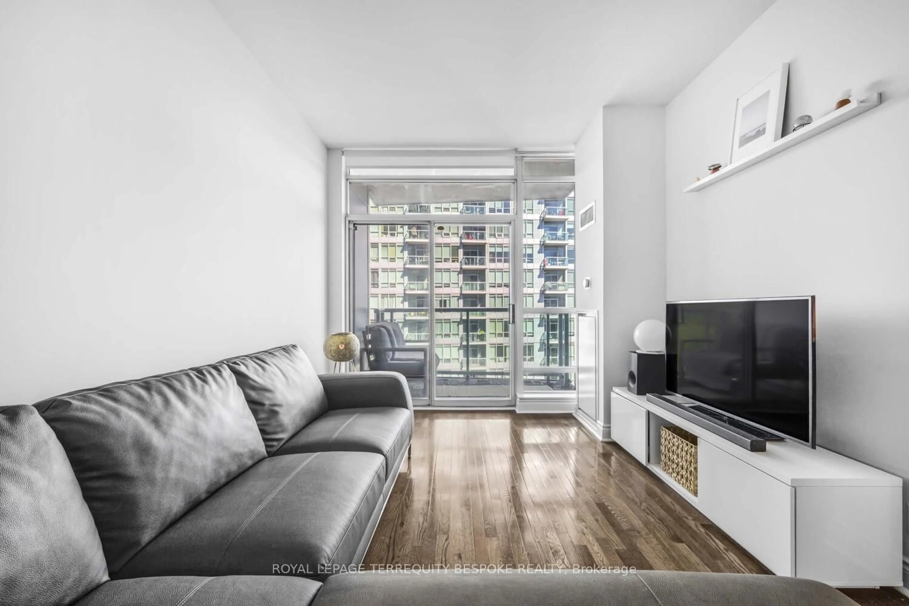 Living room with furniture, unknown for 1910 Lake Shore Blvd Blvd #906, Toronto Ontario M6S 1A2
