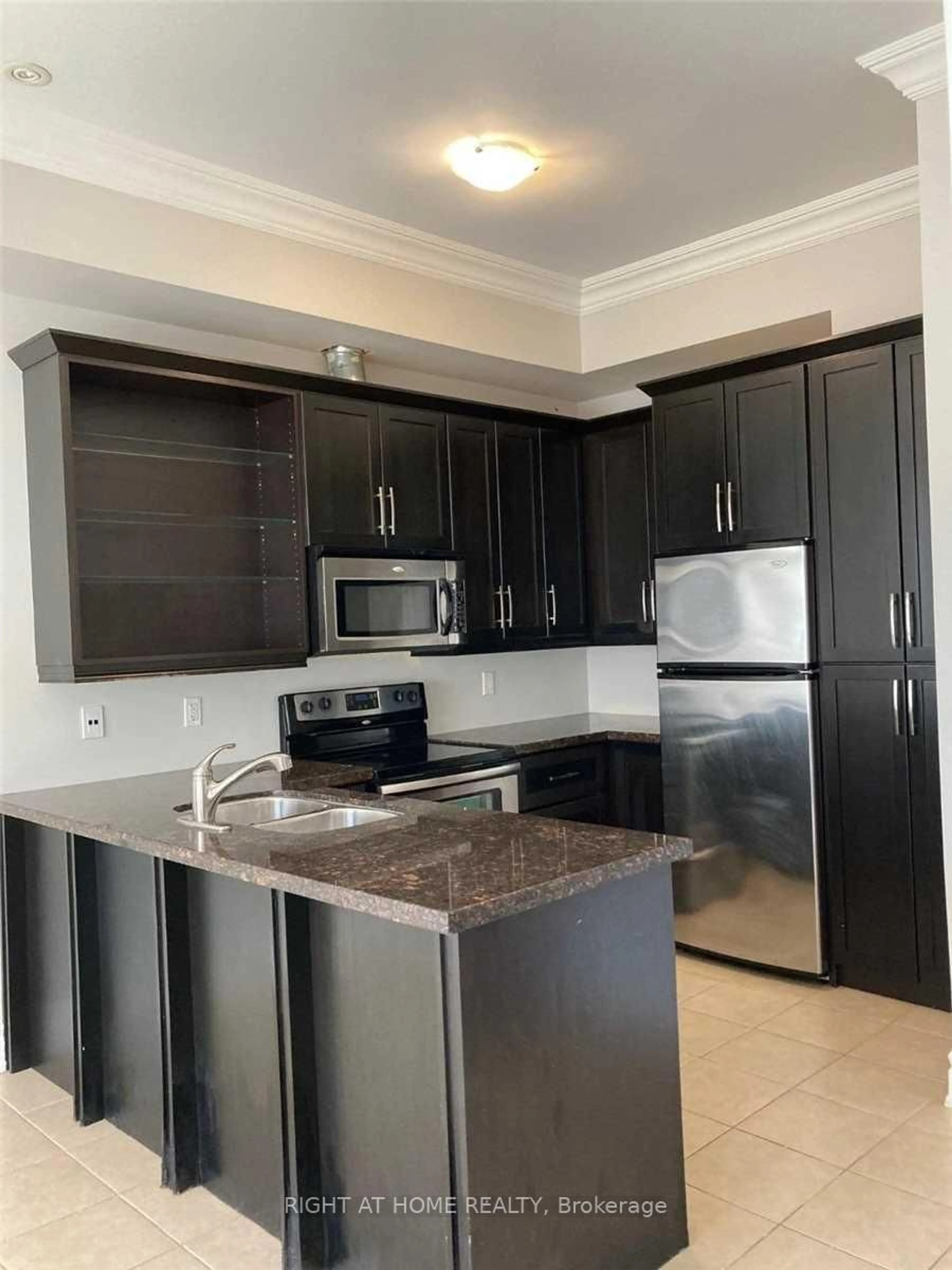 Standard kitchen, unknown for 1009 Lorne Park Rd #2, Mississauga Ontario L5H 2Z9