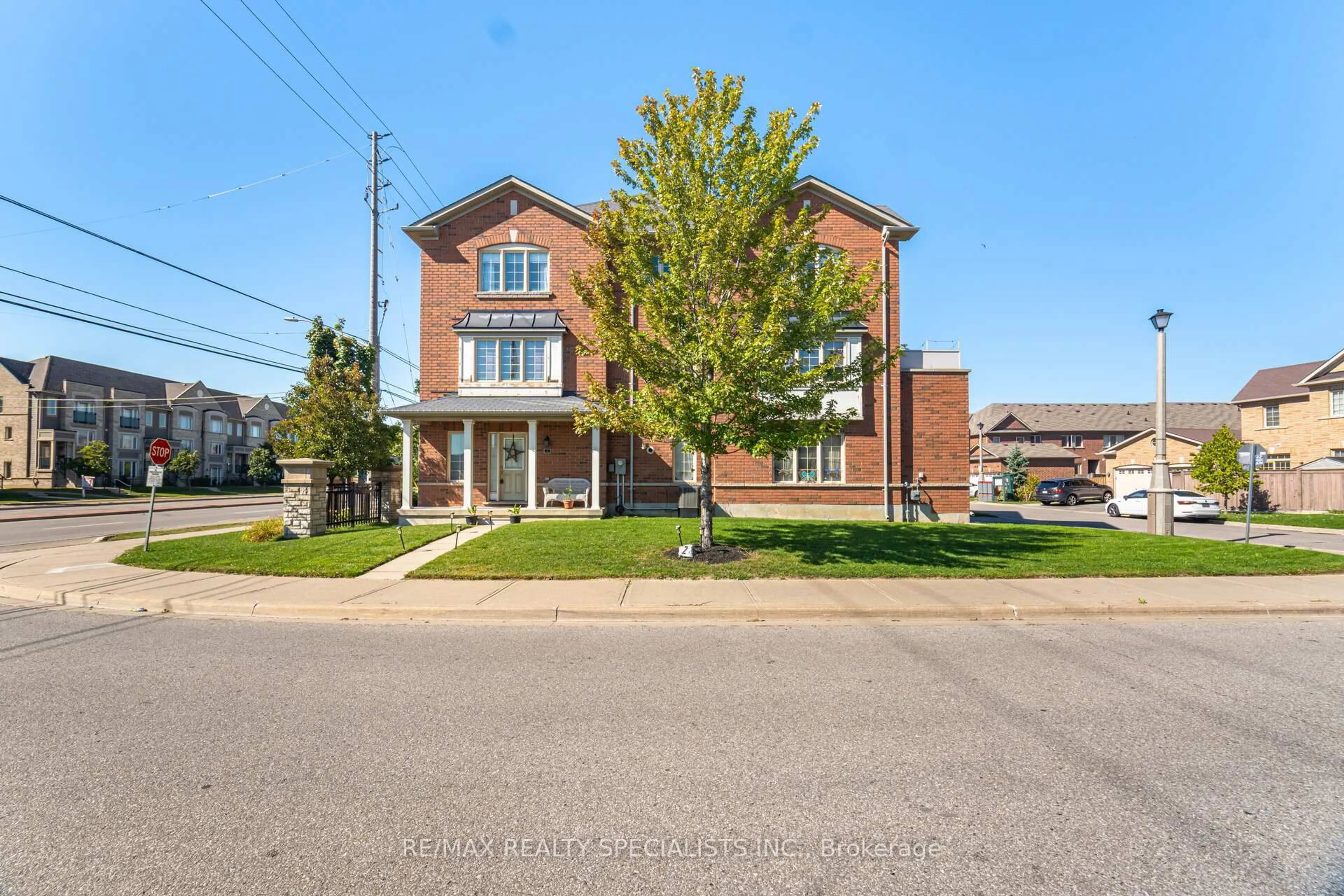 Home with brick exterior material, street for 2 Shiraz Dr #114, Brampton Ontario L6R 0W7