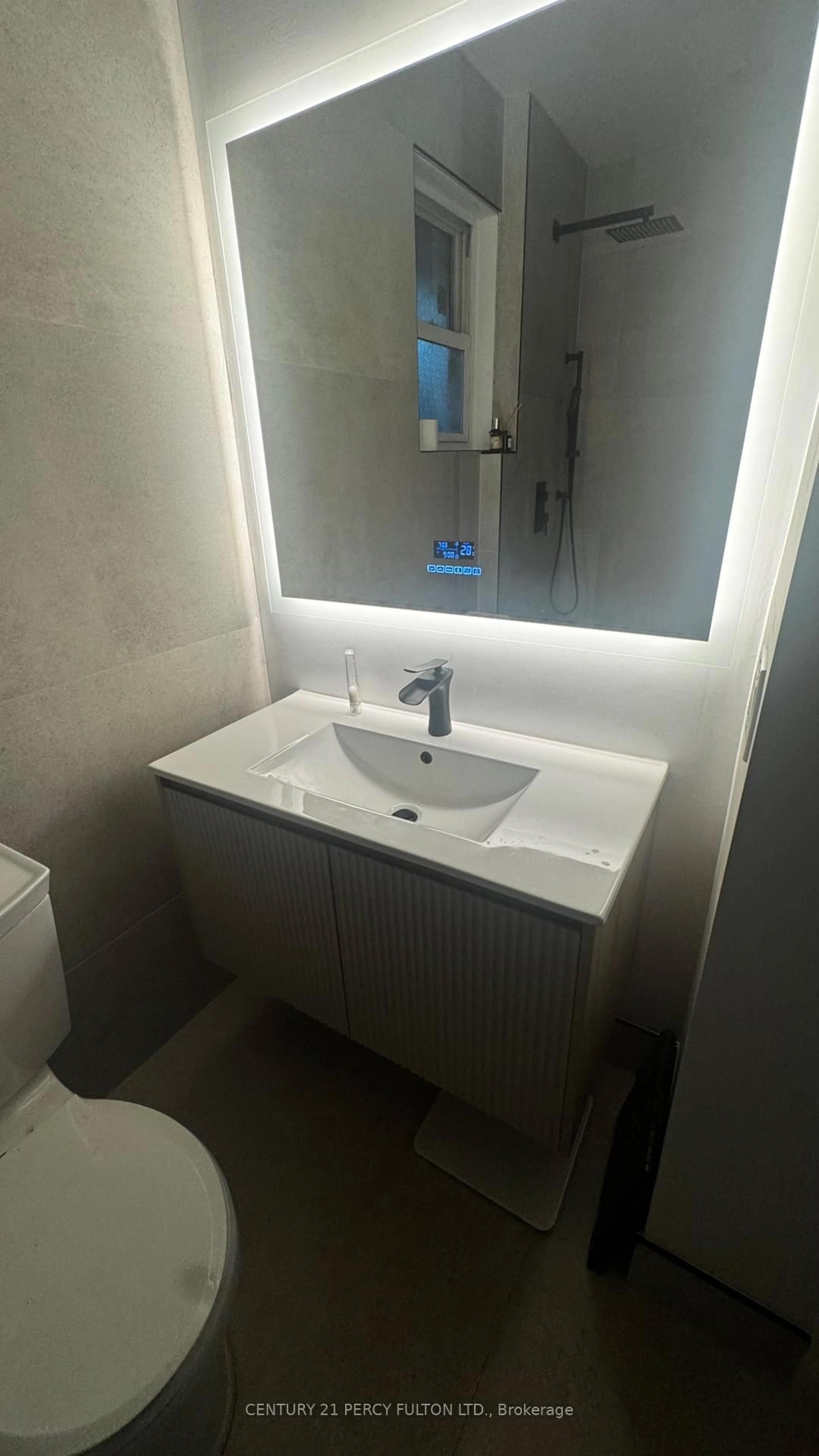 Standard bathroom, unknown for 48 Campbell Dr, Brampton Ontario L6X 2H7