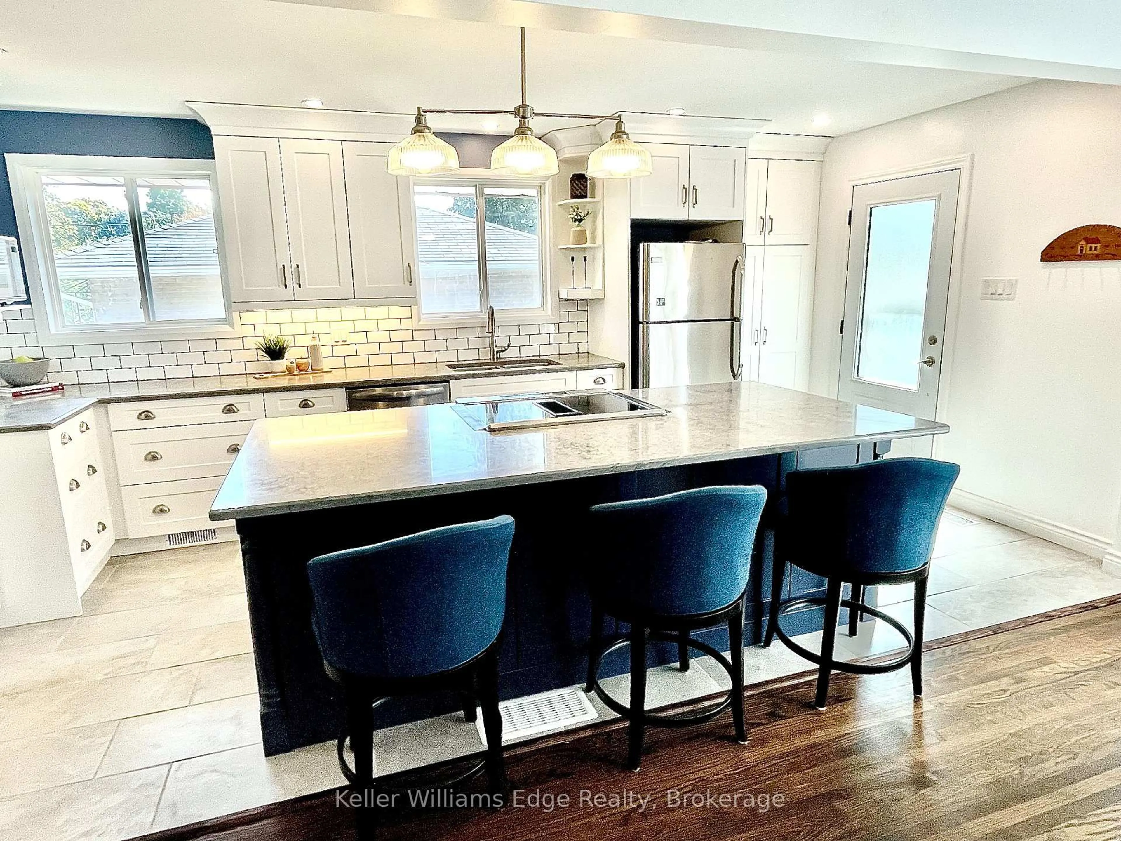 Open concept kitchen, ceramic/tile floor for 93A Dawson Rd, Orangeville Ontario L9W 2W7