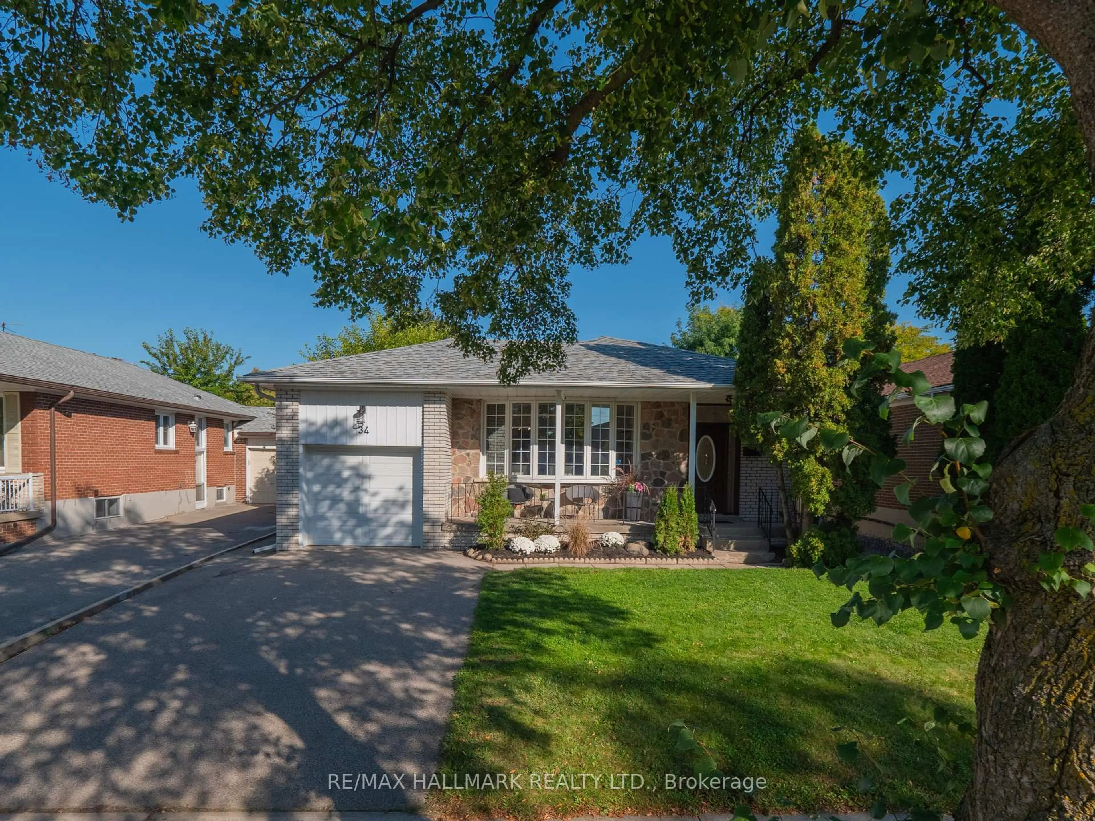 Unknown for 34 Guernsey Dr, Toronto Ontario M9C 3A6