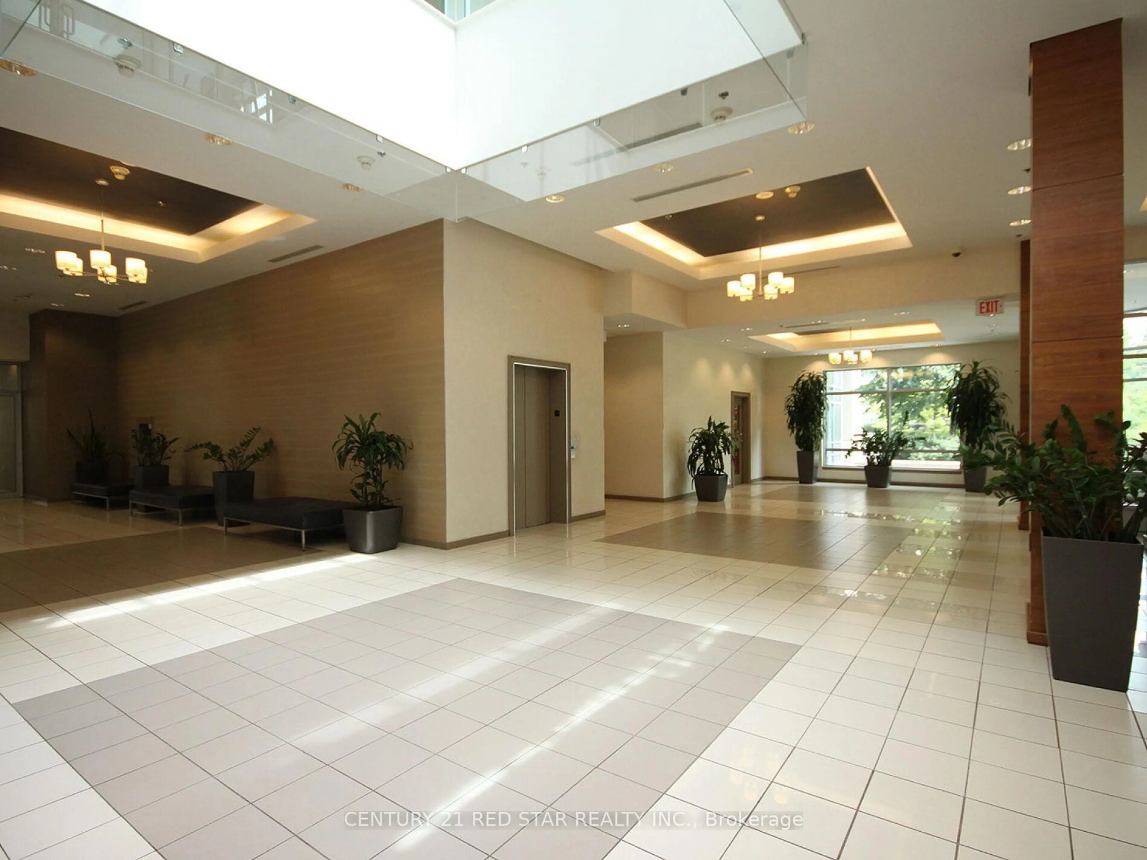 Indoor foyer for 1 Elm Dr #3001, Mississauga Ontario L5B 4M1