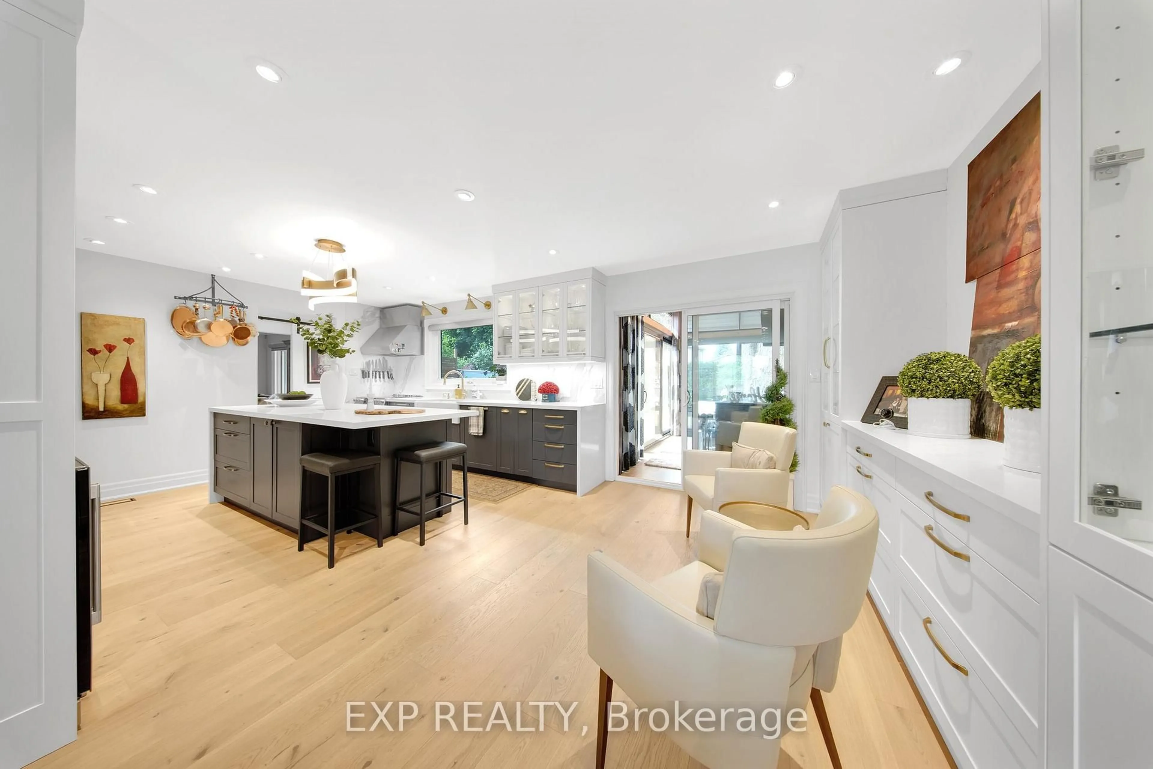 Open concept kitchen, unknown for 3620 Ponytrail Dr, Mississauga Ontario L4X 1W4