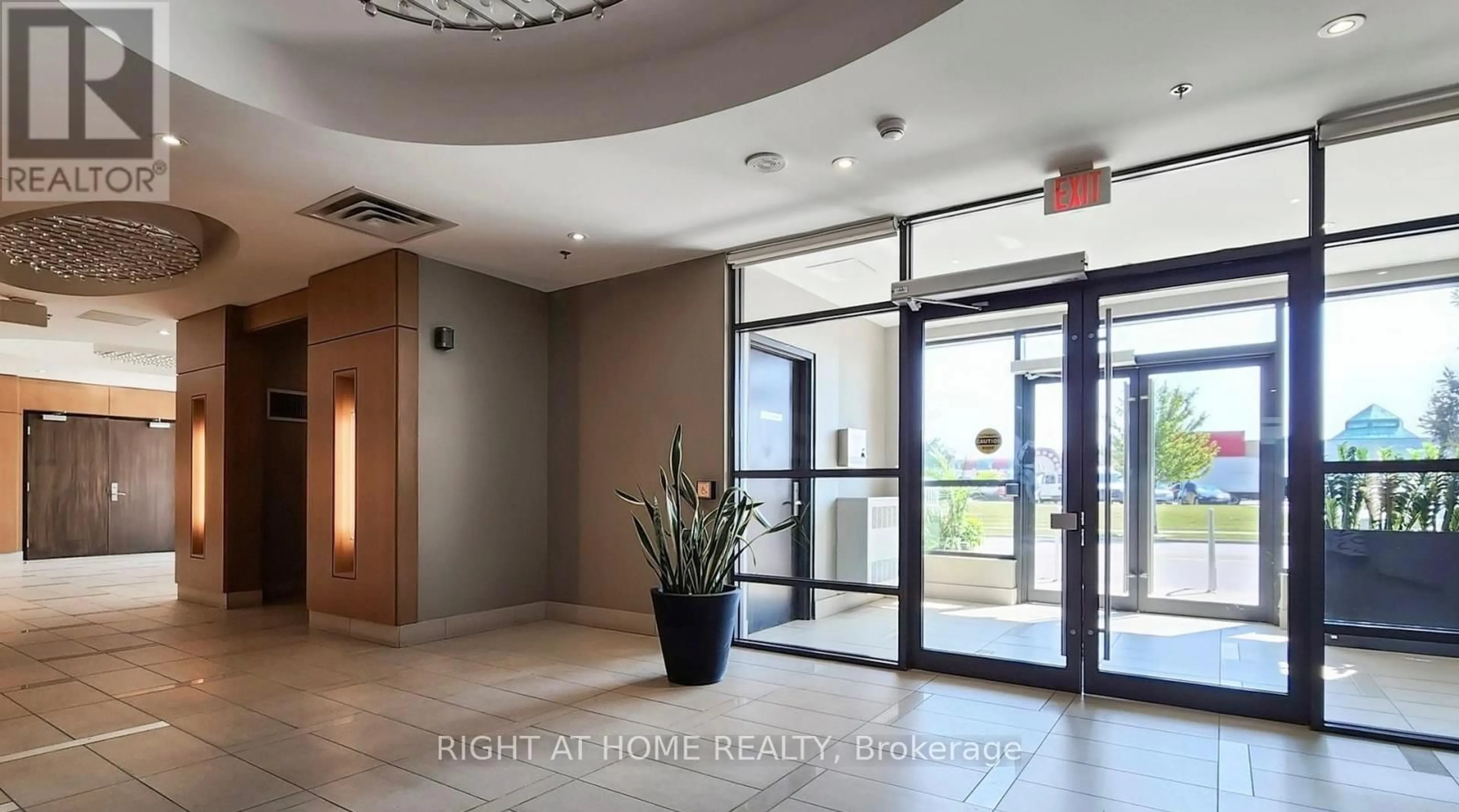 Indoor foyer for 840 Queens Plate Dr #1402, Toronto Ontario M9W 0E7