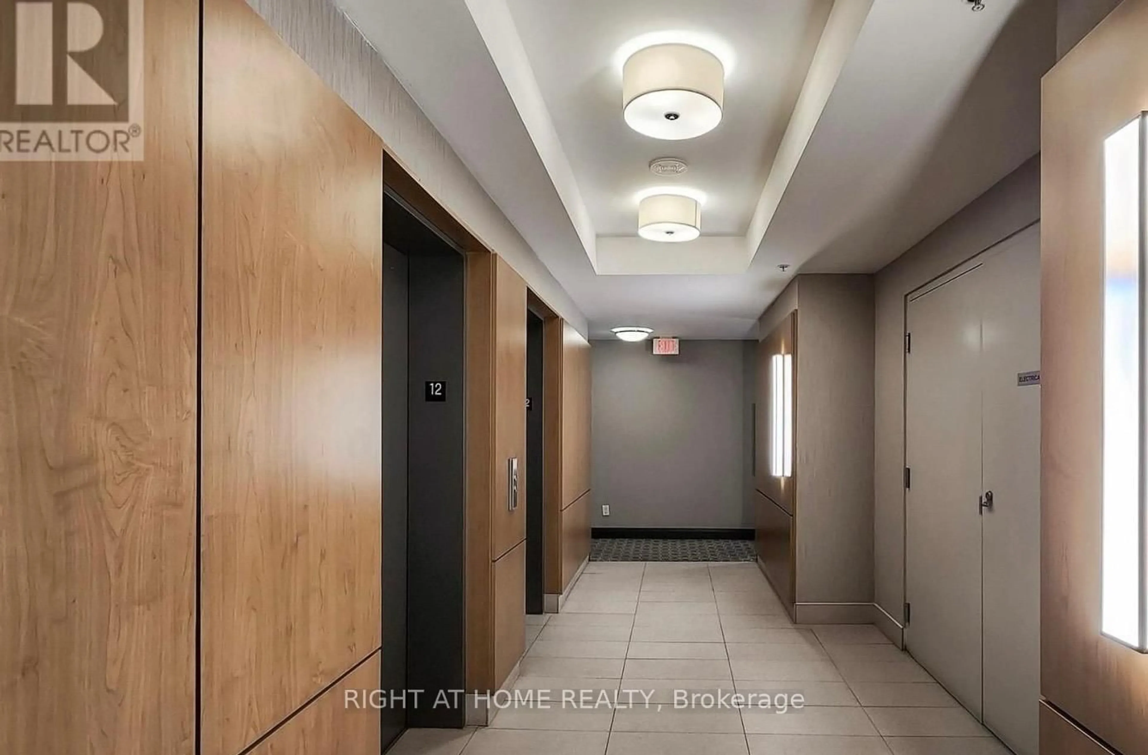 Indoor foyer for 840 Queens Plate Dr #1402, Toronto Ontario M9W 0E7