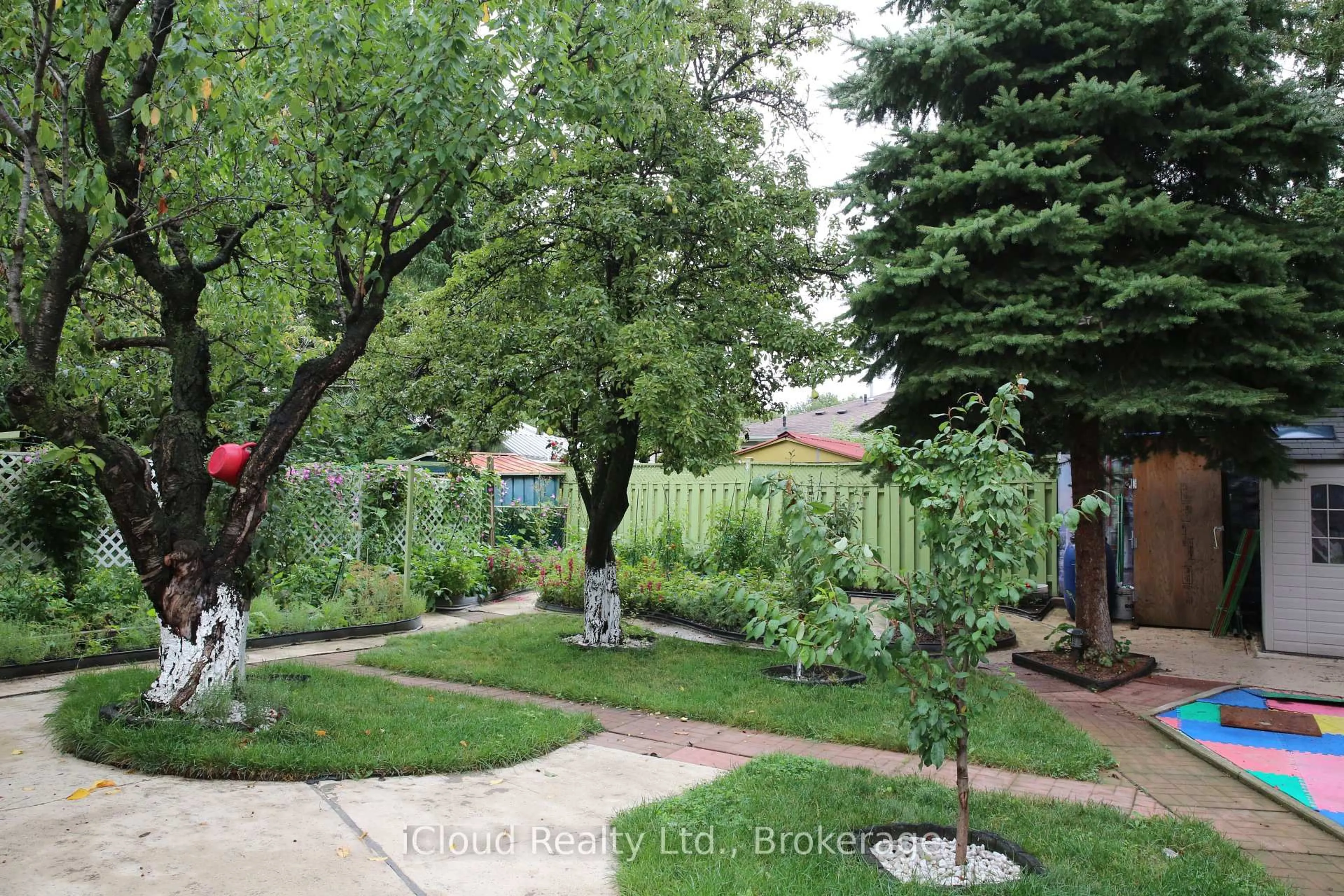 Unknown for 888 Bloor St, Mississauga Ontario L4Y 2M9