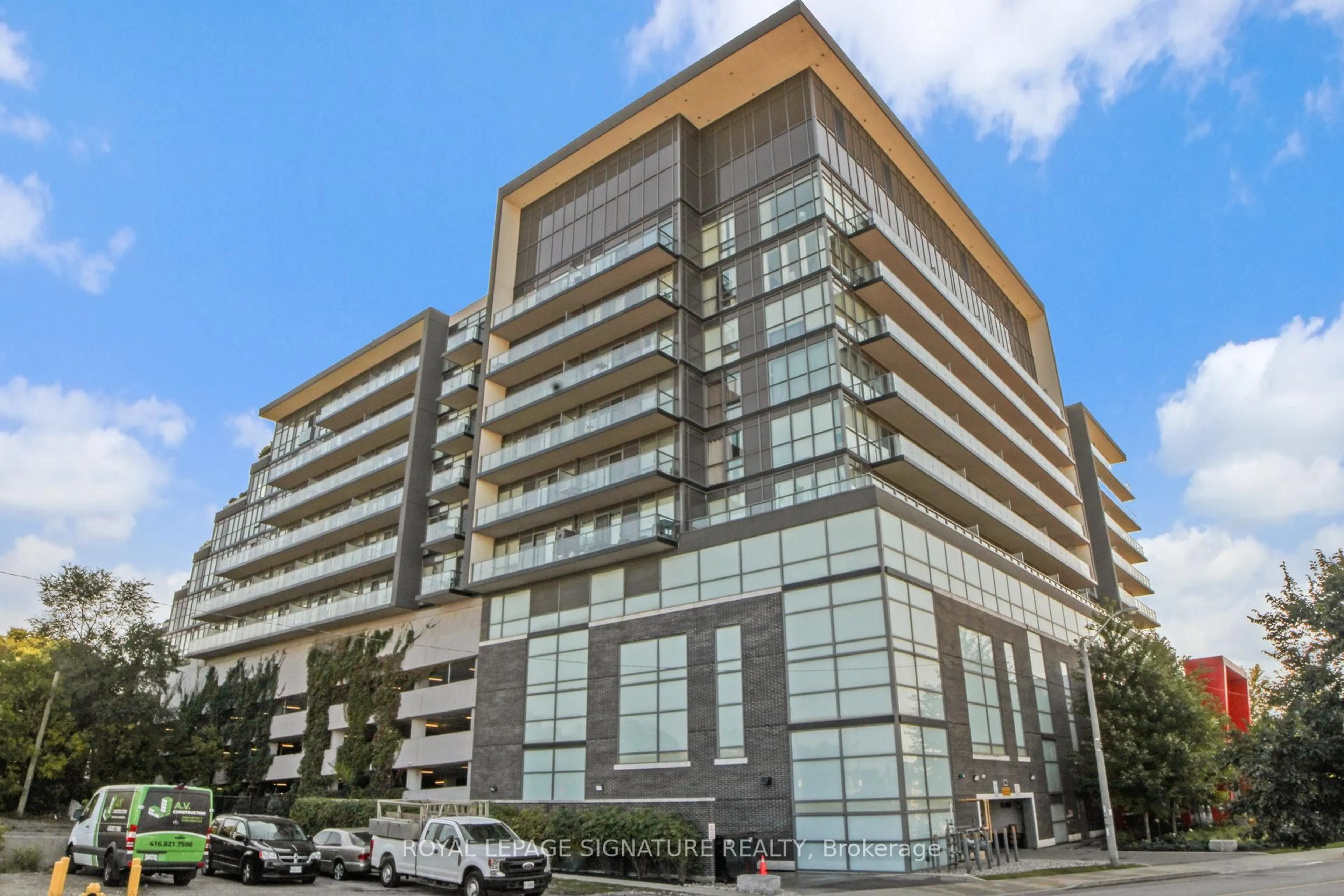 Indoor foyer for 15 James Finlay Way #1012, Toronto Ontario M3M 0B3
