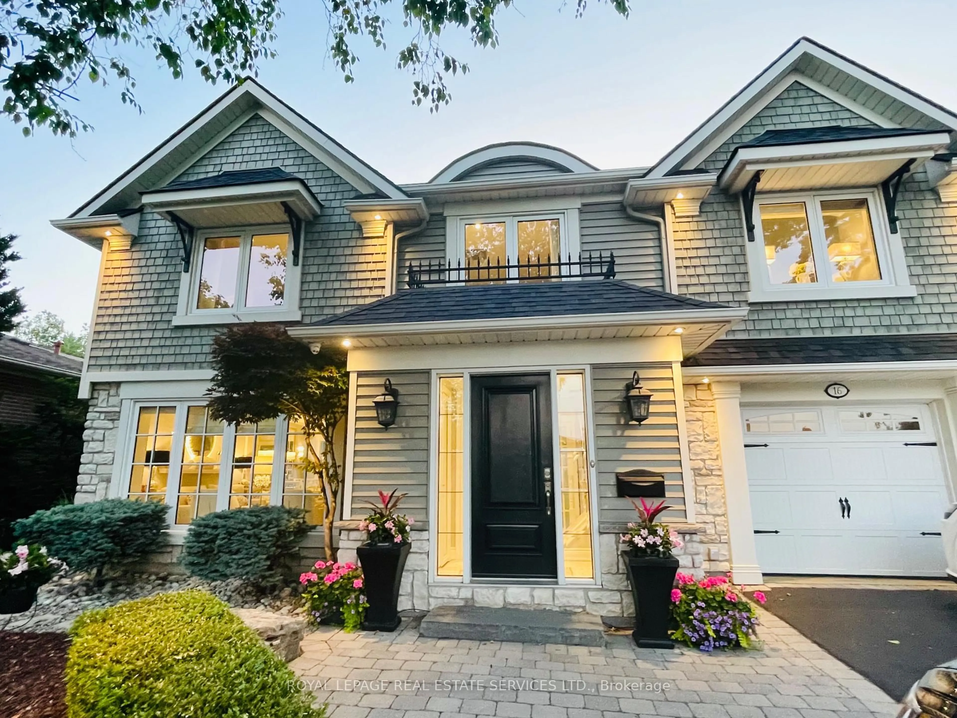 Unknown for 16 Ferndale Cres, Brampton Ontario L6W 1E9