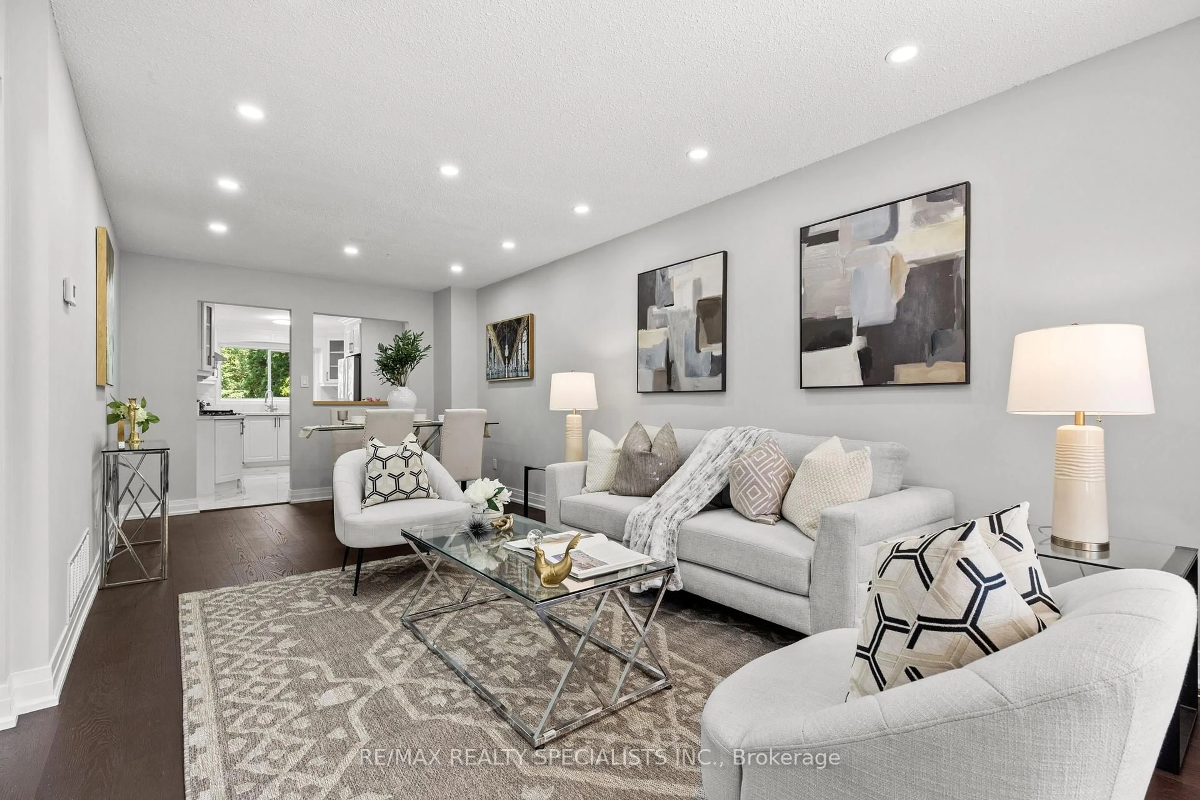 Living room with furniture, unknown for 2393 Hargood Pl, Mississauga Ontario L5M 3G2