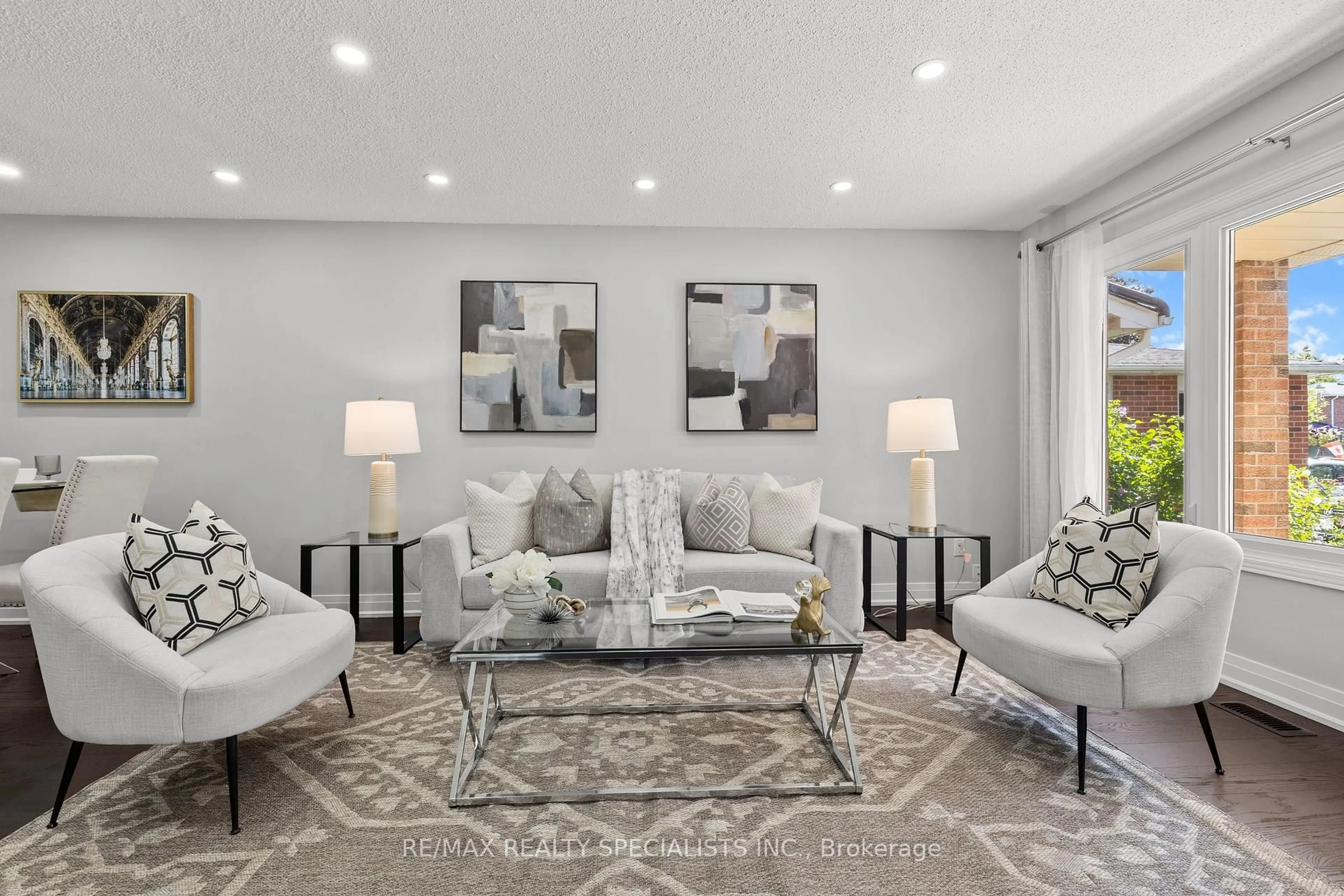 Living room with furniture, unknown for 2393 Hargood Pl, Mississauga Ontario L5M 3G2