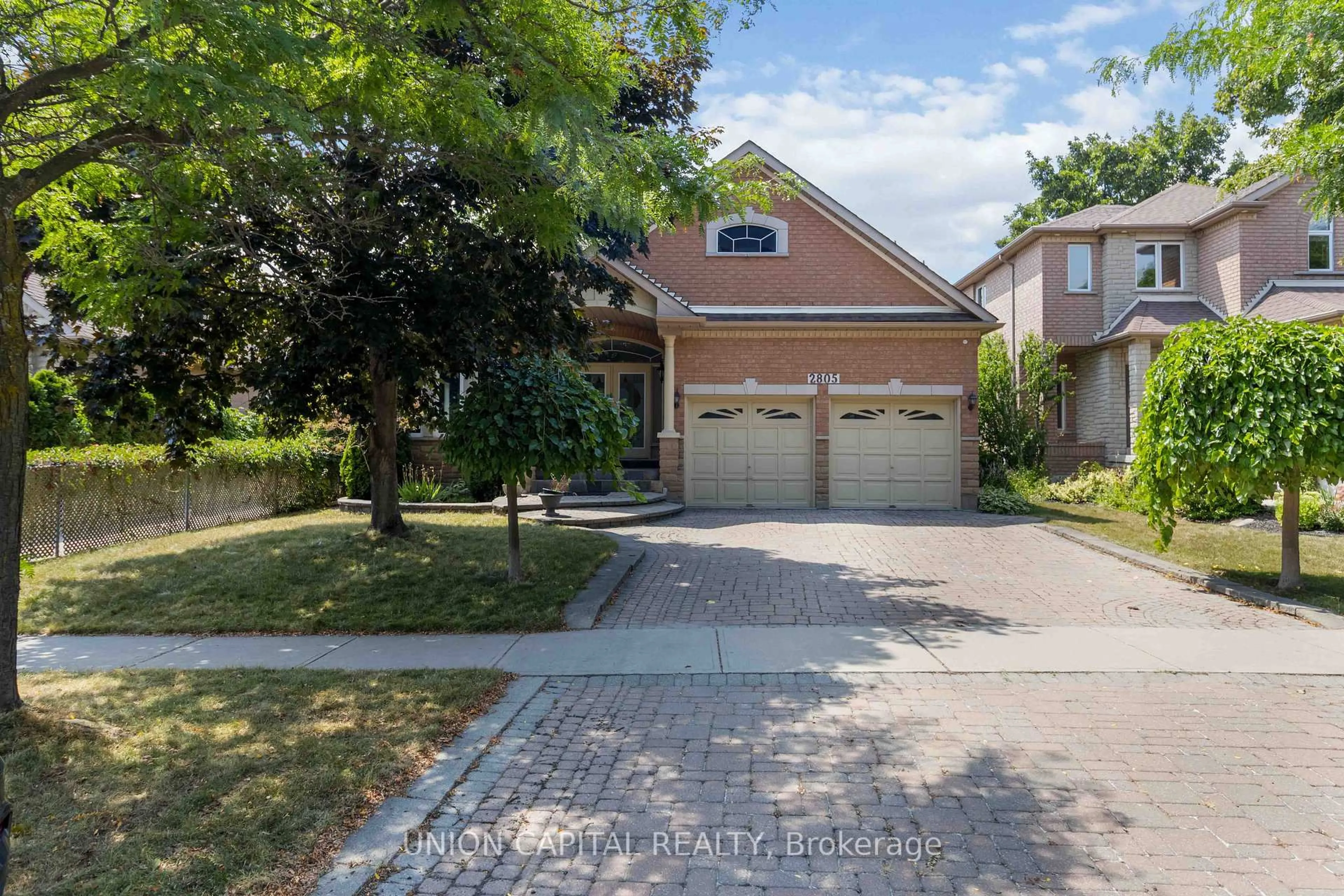 Home with brick exterior material, street for 2805 Bushland Cres, Mississauga Ontario L5J 1Y1