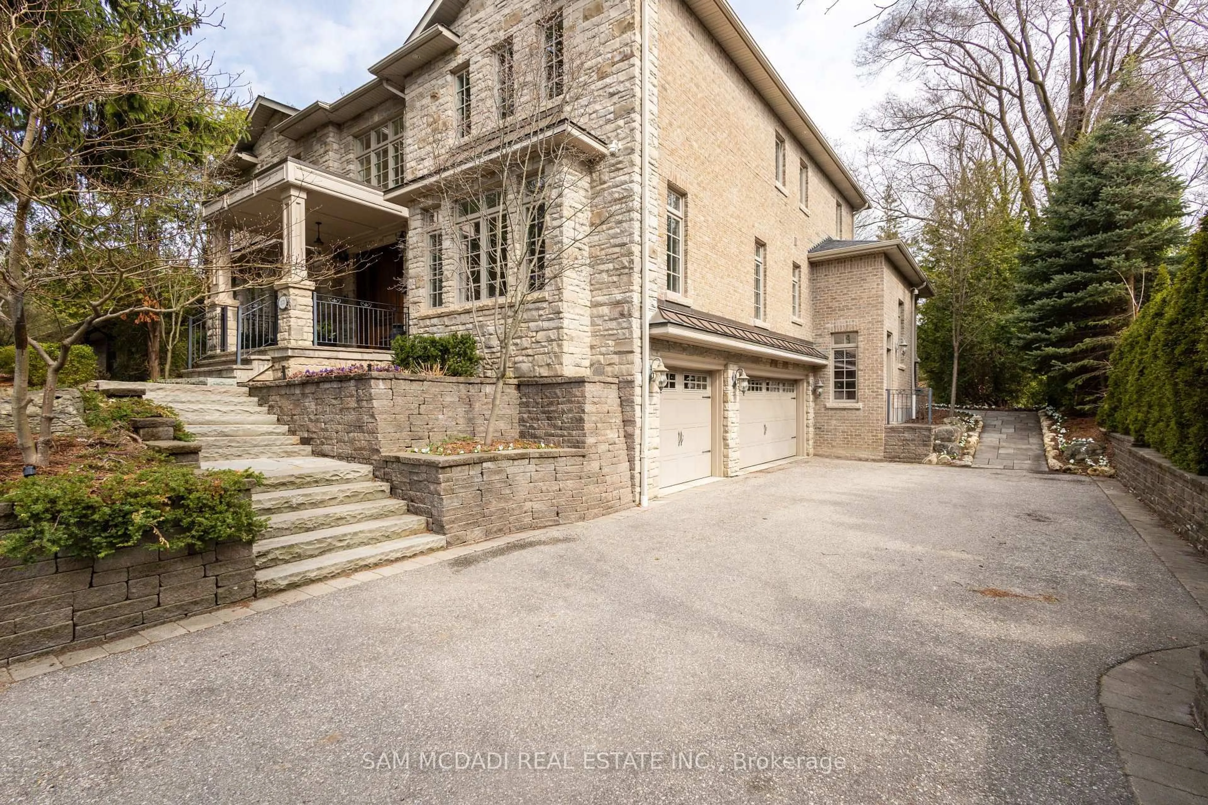 Home with brick exterior material, street for 1173 Woodeden Dr, Mississauga Ontario L5H 2T7