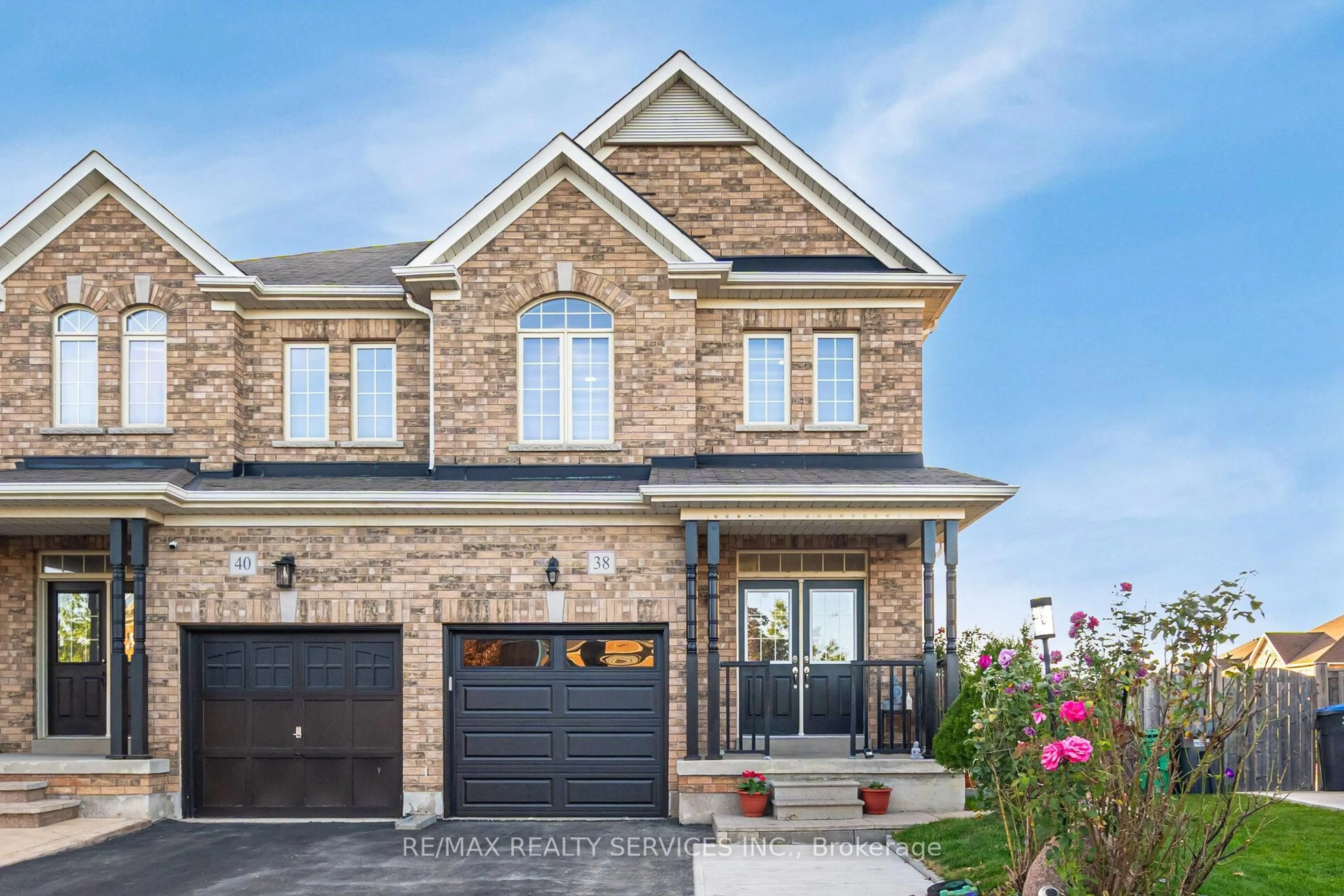 Home with brick exterior material, street for 38 Delport Clse, Brampton Ontario L6P 3T3
