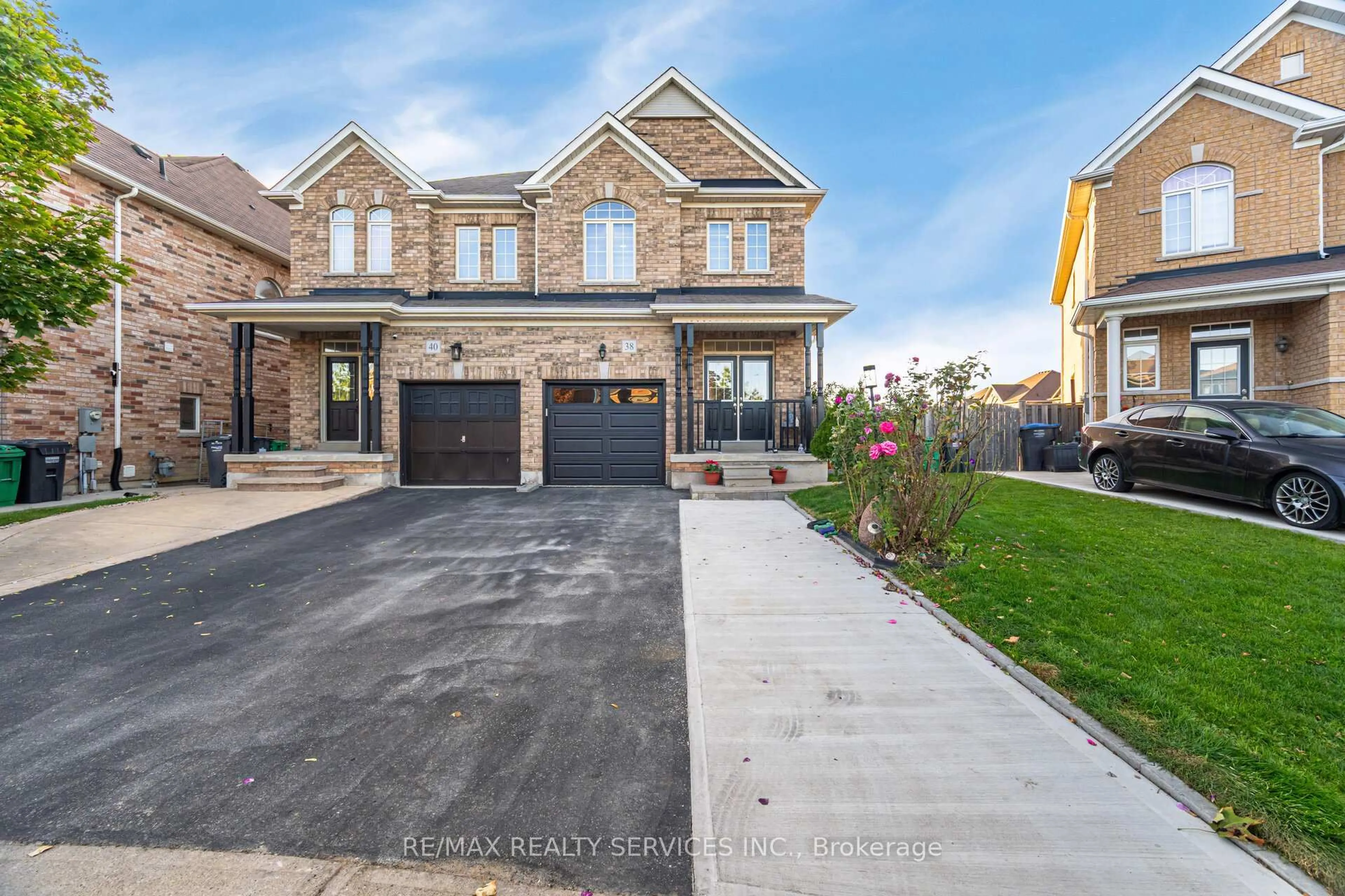 Home with brick exterior material, street for 38 Delport Clse, Brampton Ontario L6P 3T3