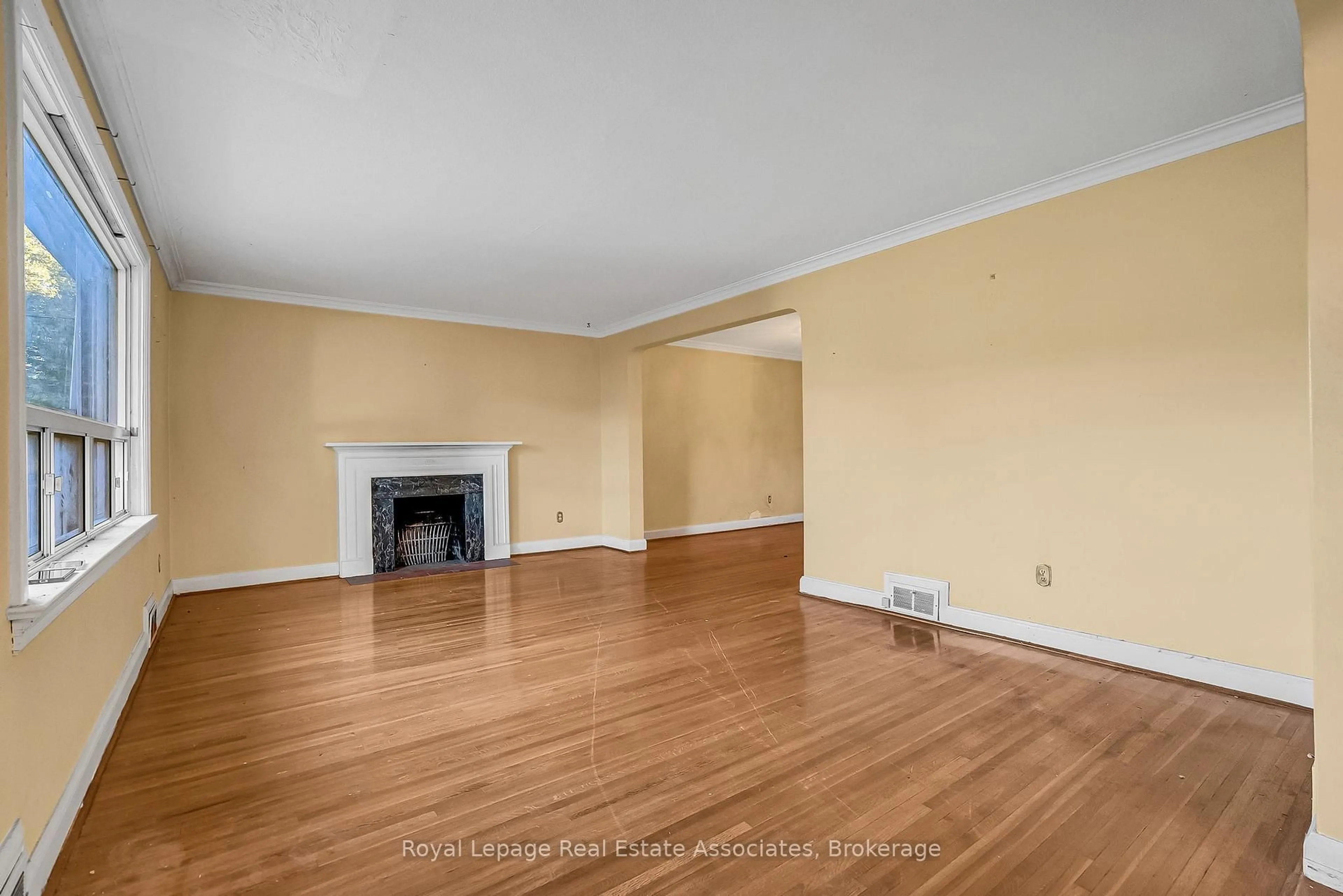 A pic of a room for 1492 Islington Ave, Toronto Ontario M9A 3L5