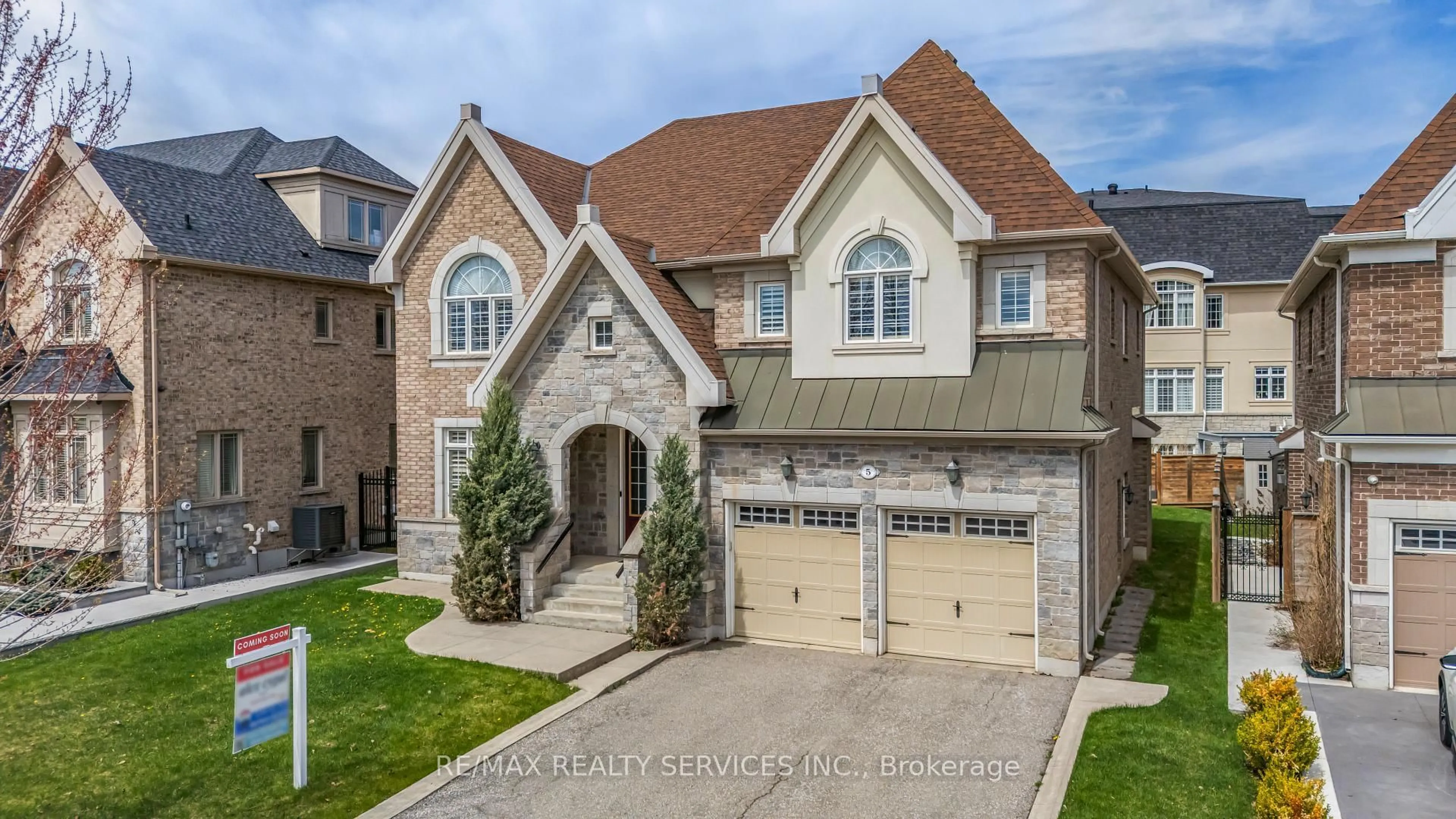 Home with brick exterior material, street for 5 Perth St, Brampton Ontario L6Z 4P3