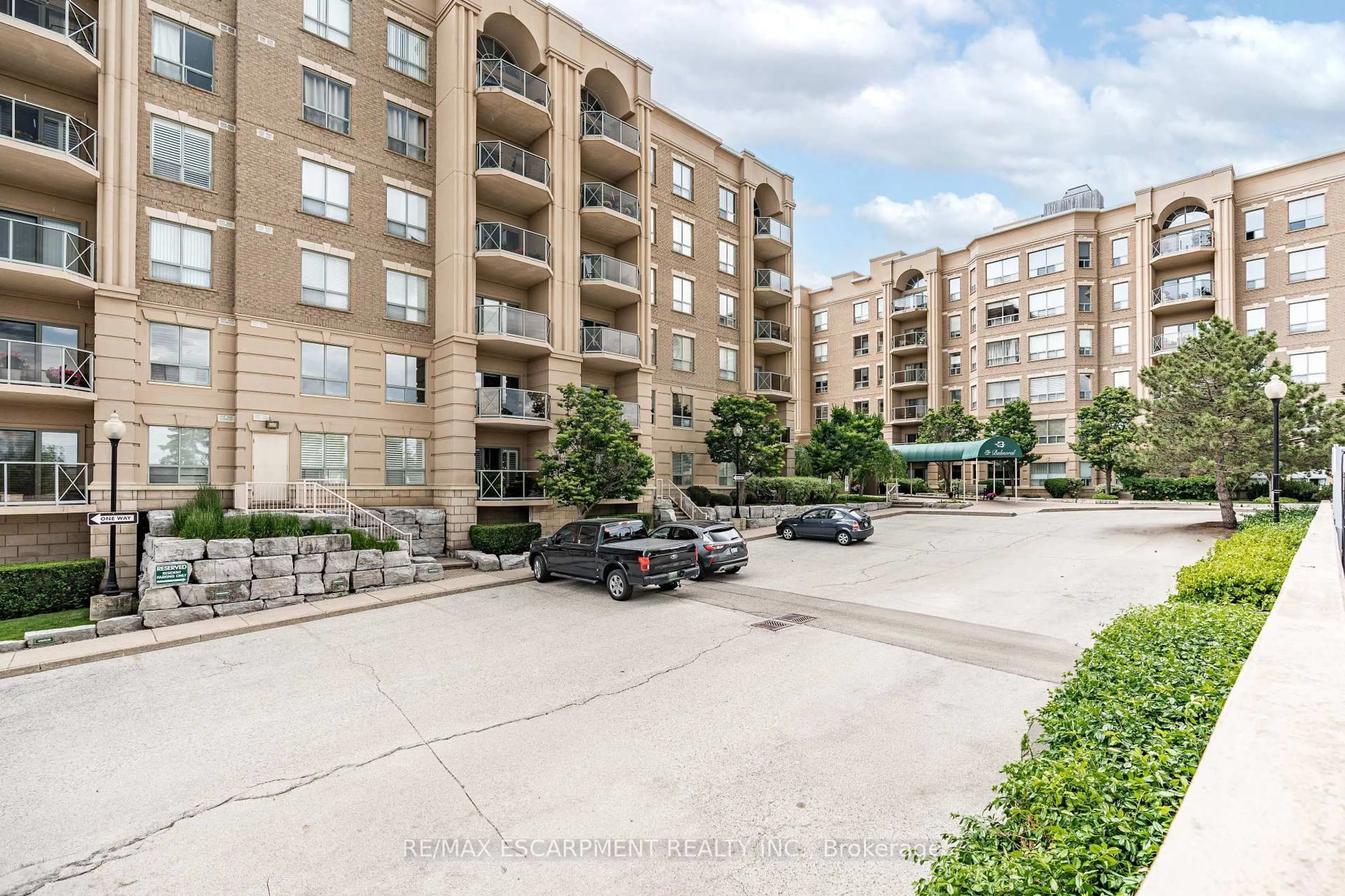 Patio, street for 2075 Amherst Heights Dr #506, Burlington Ontario L7P 5B8