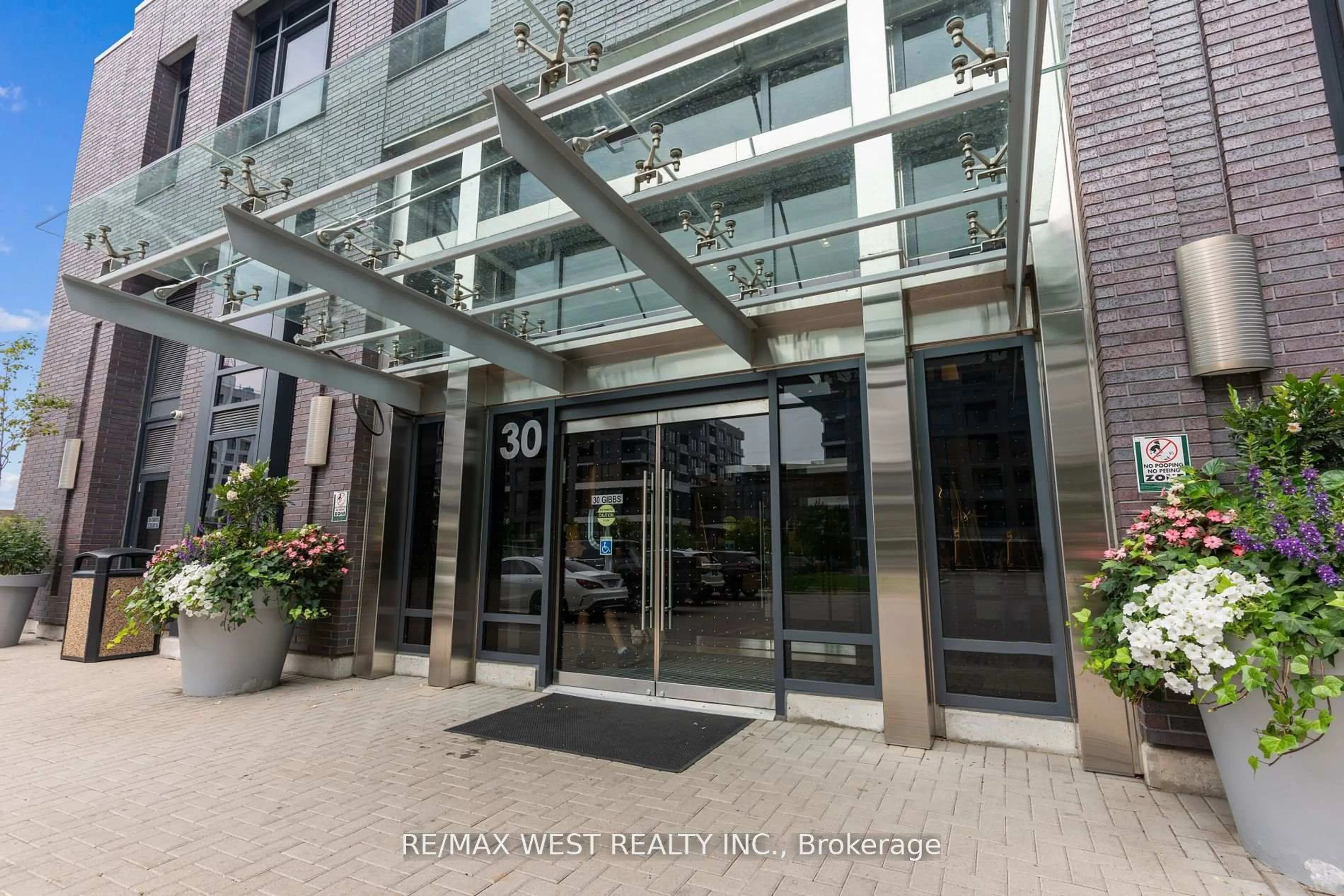 Indoor foyer for 30 Gibbs Rd #3310, Toronto Ontario M9B 0E4