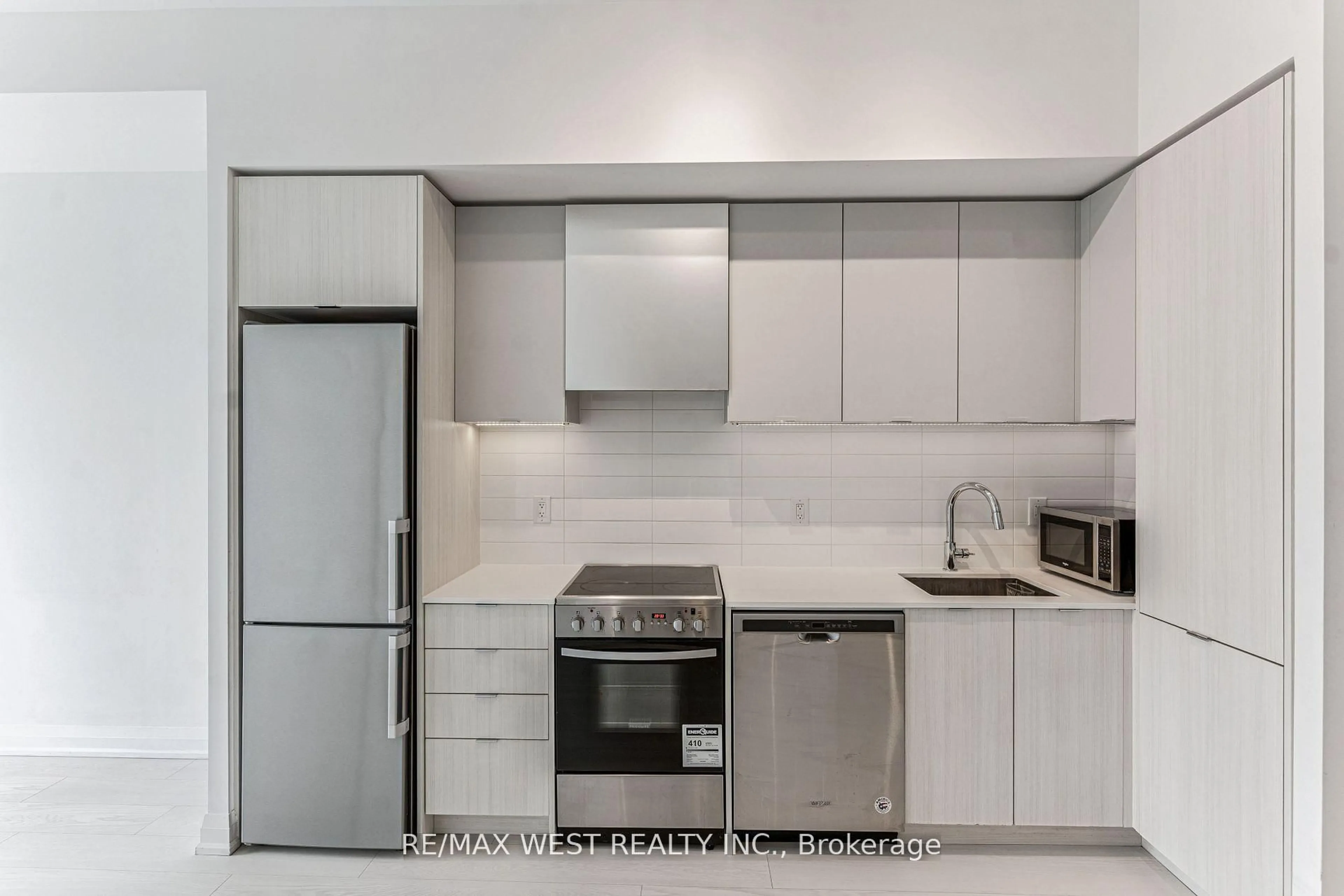 Standard kitchen, unknown for 30 Gibbs Rd #3310, Toronto Ontario M9B 0E4