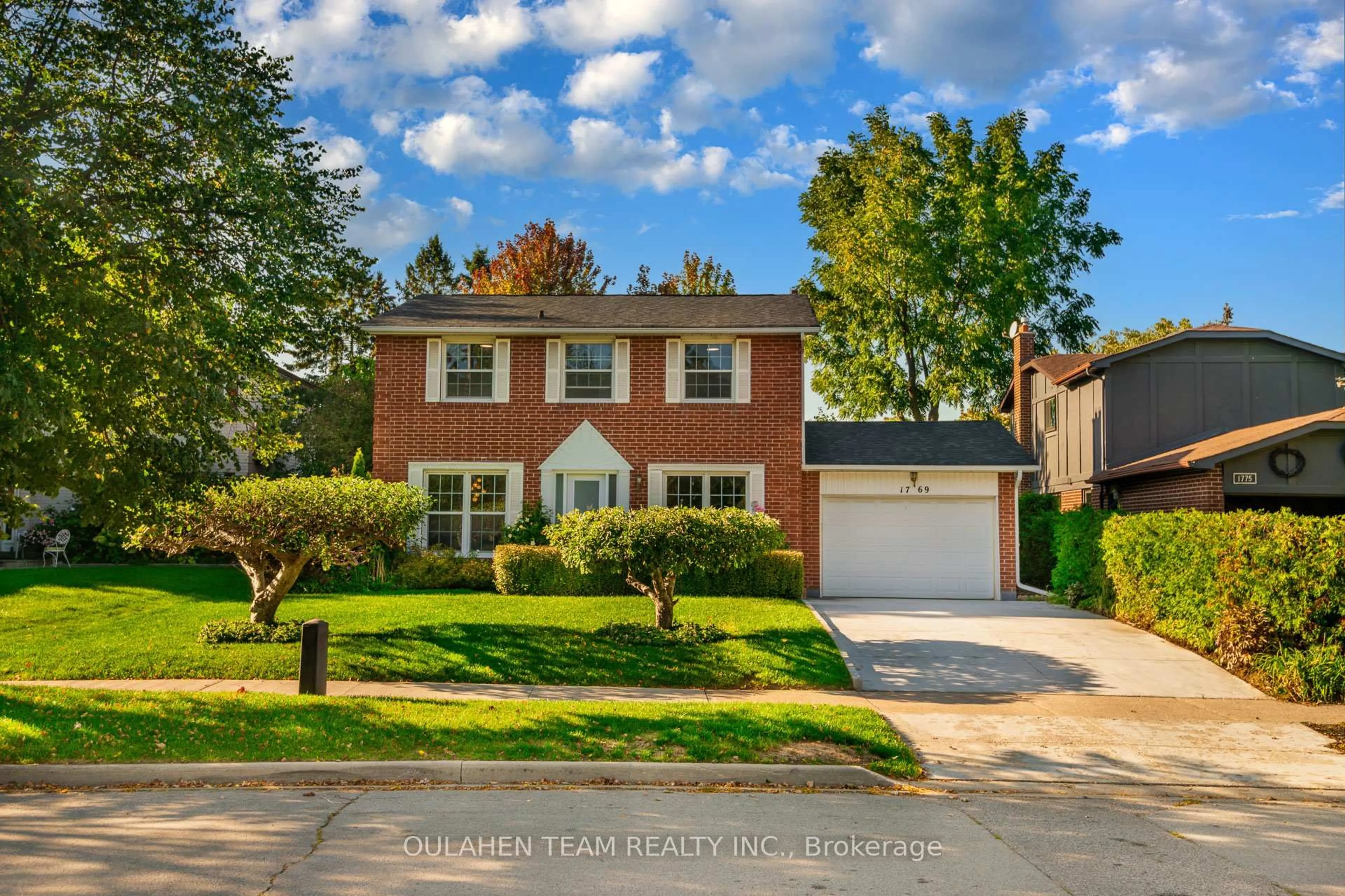 Home with brick exterior material, street for 1769 Maple Ridge Dr, Mississauga Ontario L4W 2B5