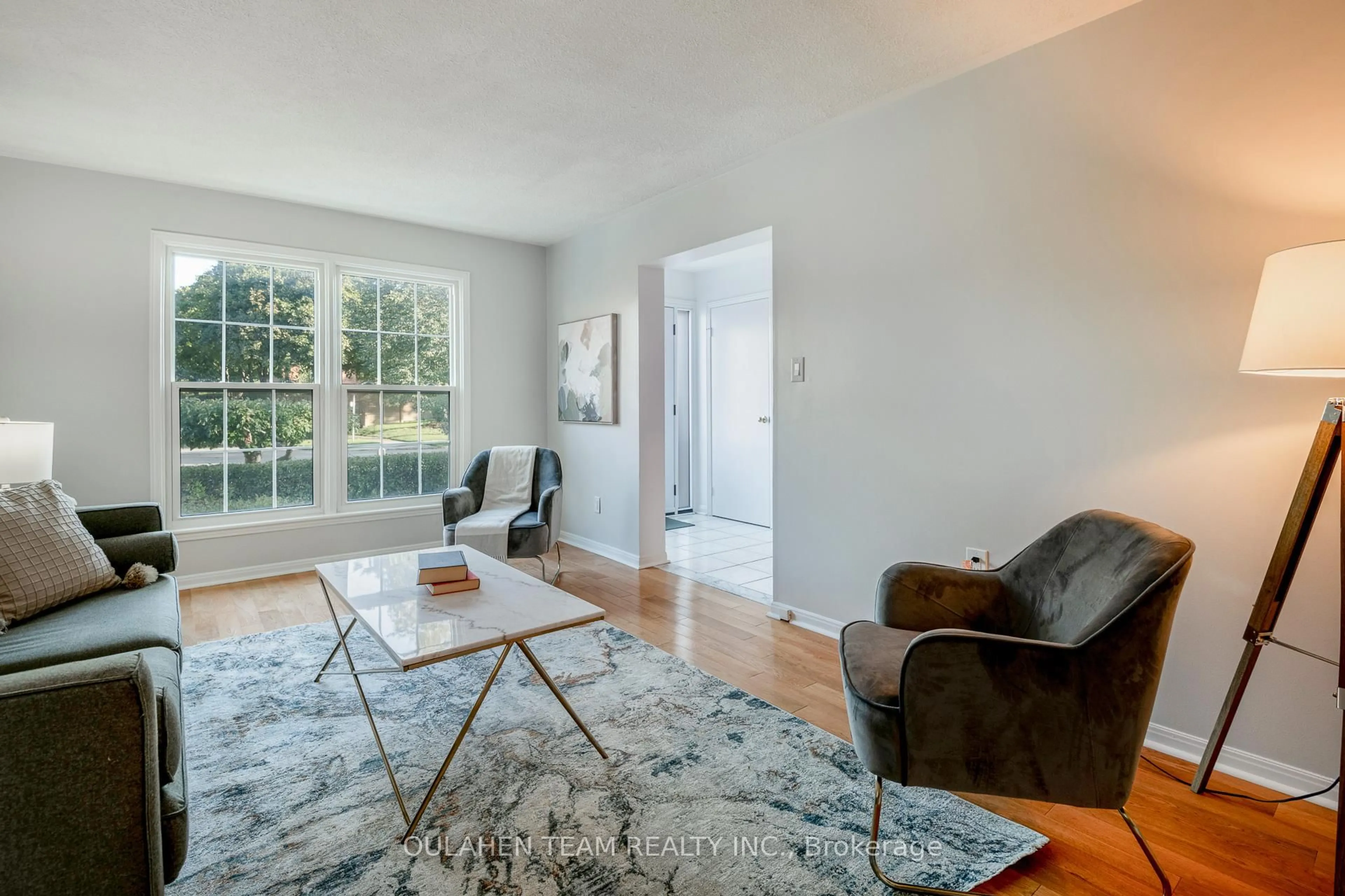 Living room with furniture, unknown for 1769 Maple Ridge Dr, Mississauga Ontario L4W 2B5