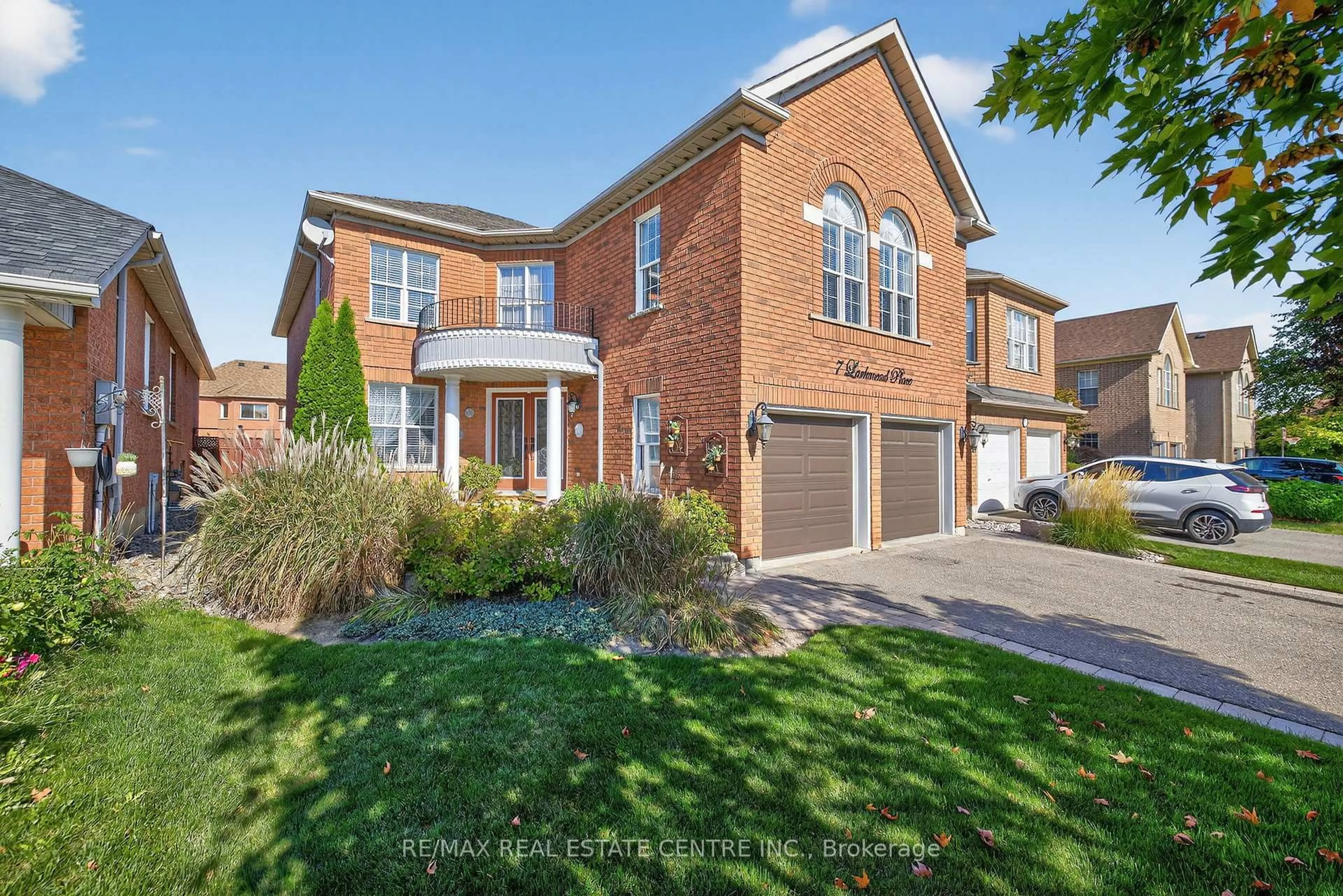 Home with brick exterior material, street for 7 Larkmead Pl, Brampton Ontario L6R 2R9