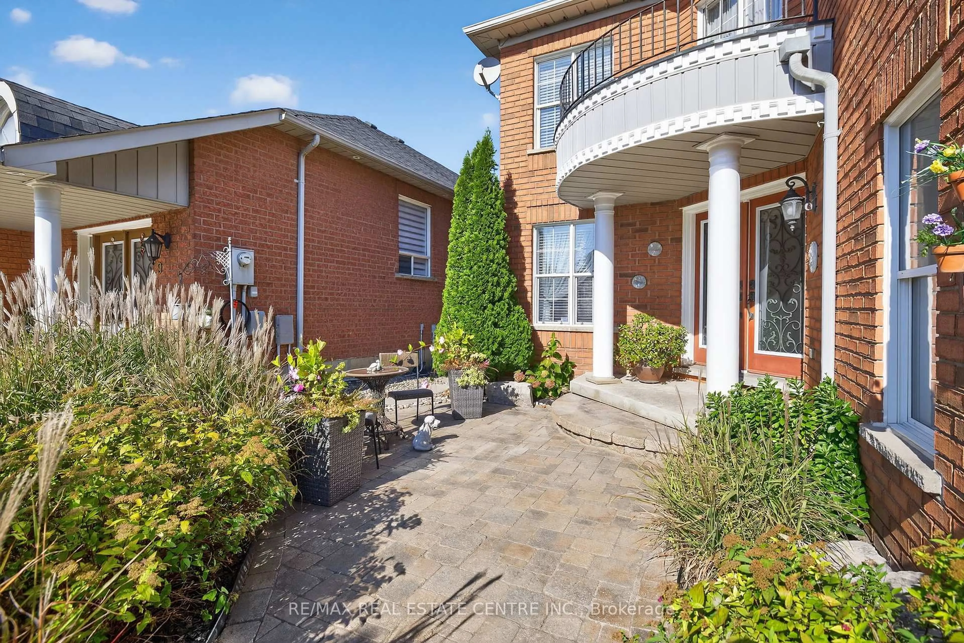 Home with brick exterior material, street for 7 Larkmead Pl, Brampton Ontario L6R 2R9