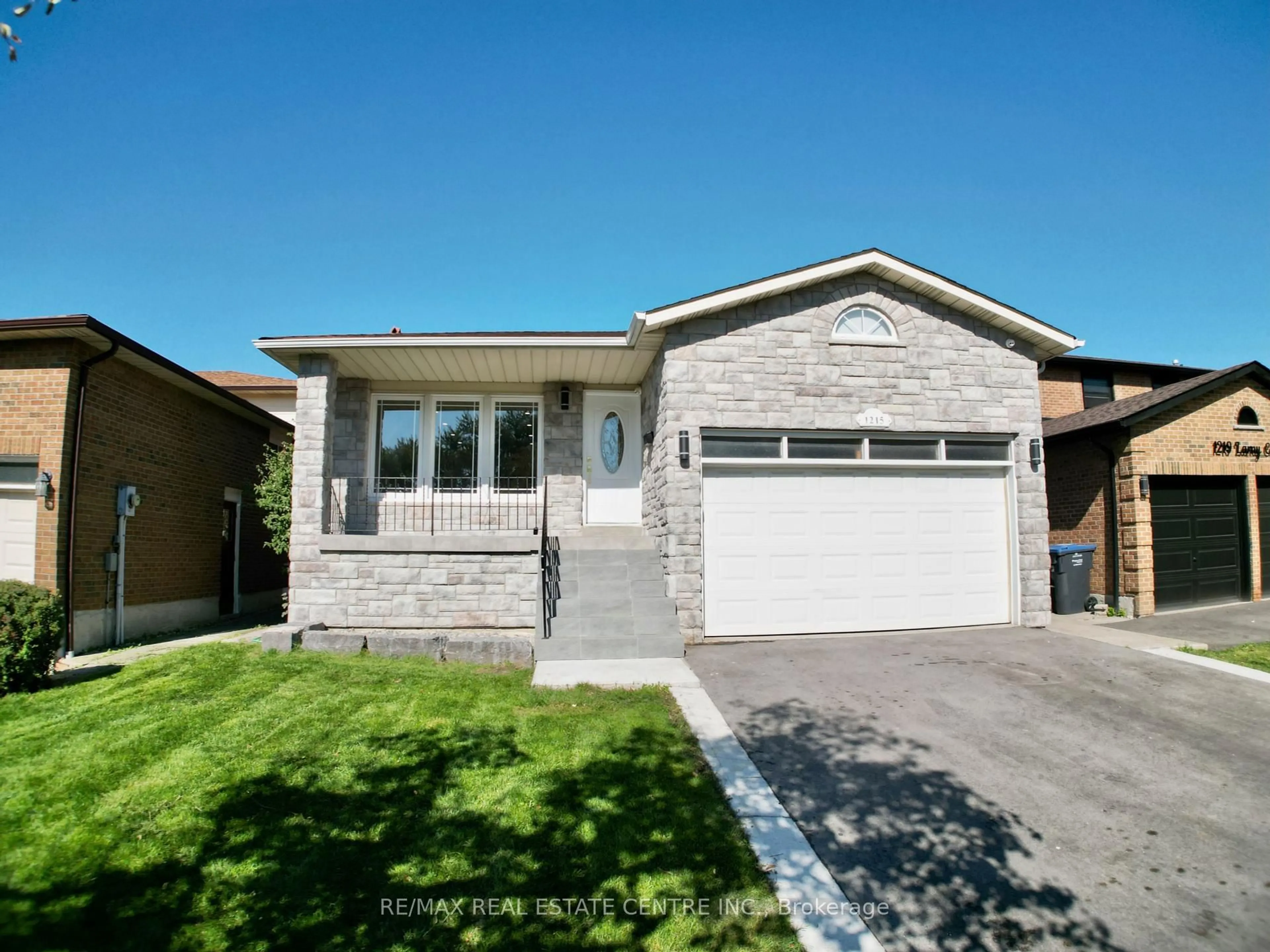 Home with brick exterior material, street for 1215 Larny Crt, Mississauga Ontario L4W 3N4